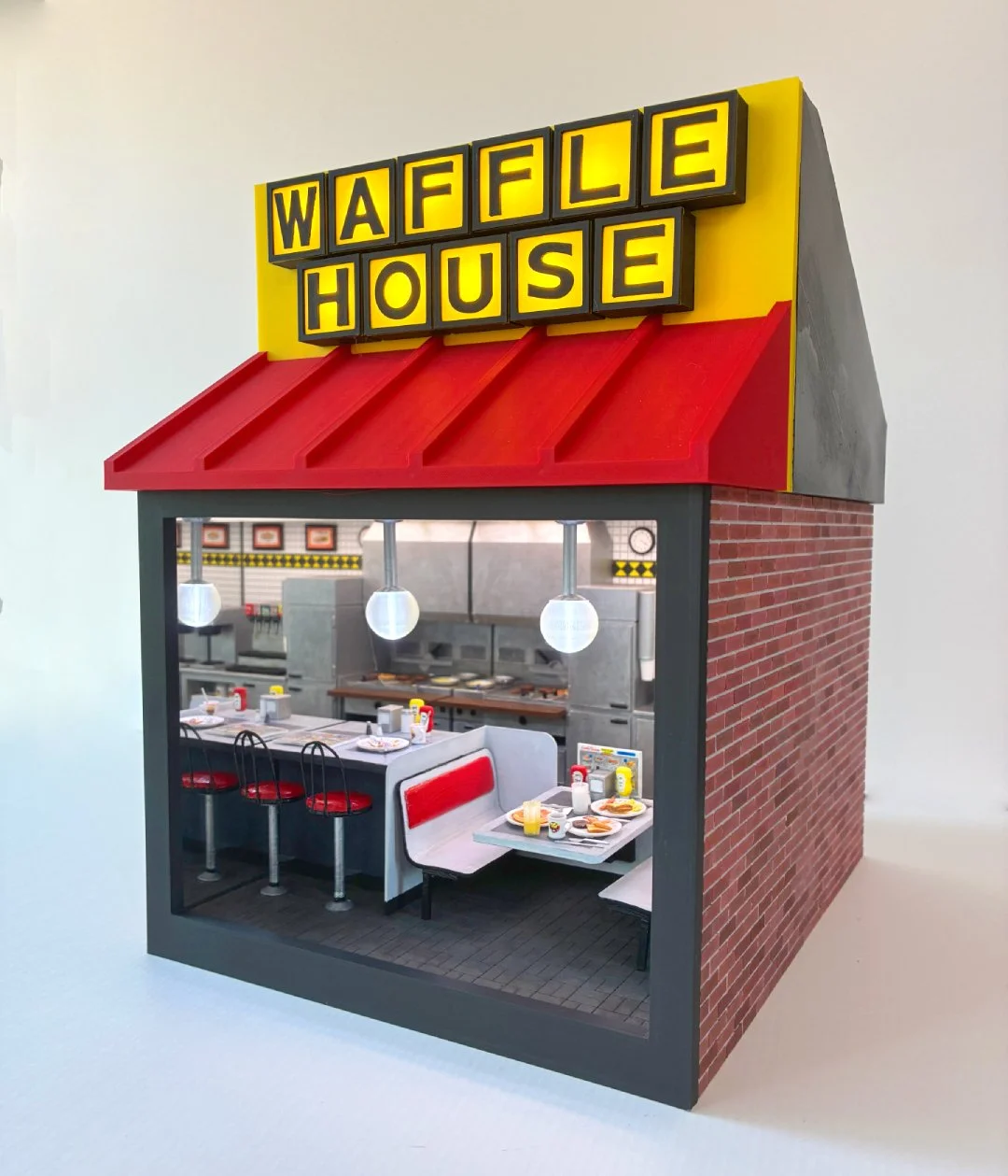 03-Fowler_Janis_WaffleHouseDiorama.jpg