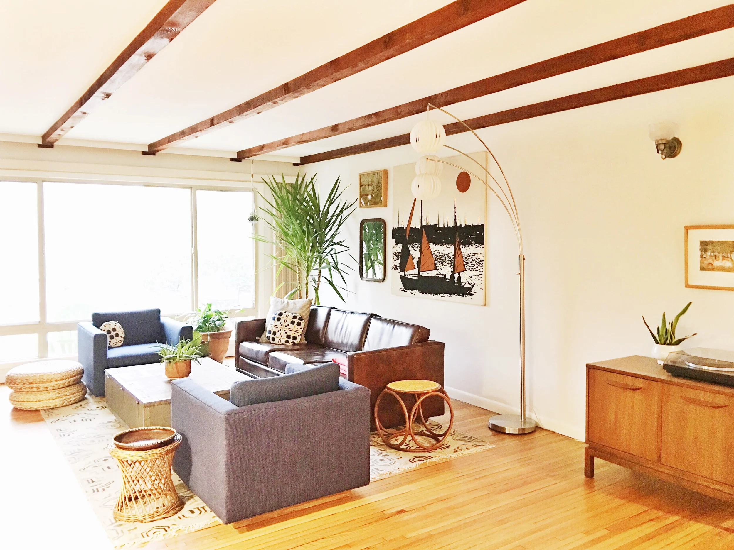 Rustic Modern Living Room: Five Tips for Starting Over in a New Home