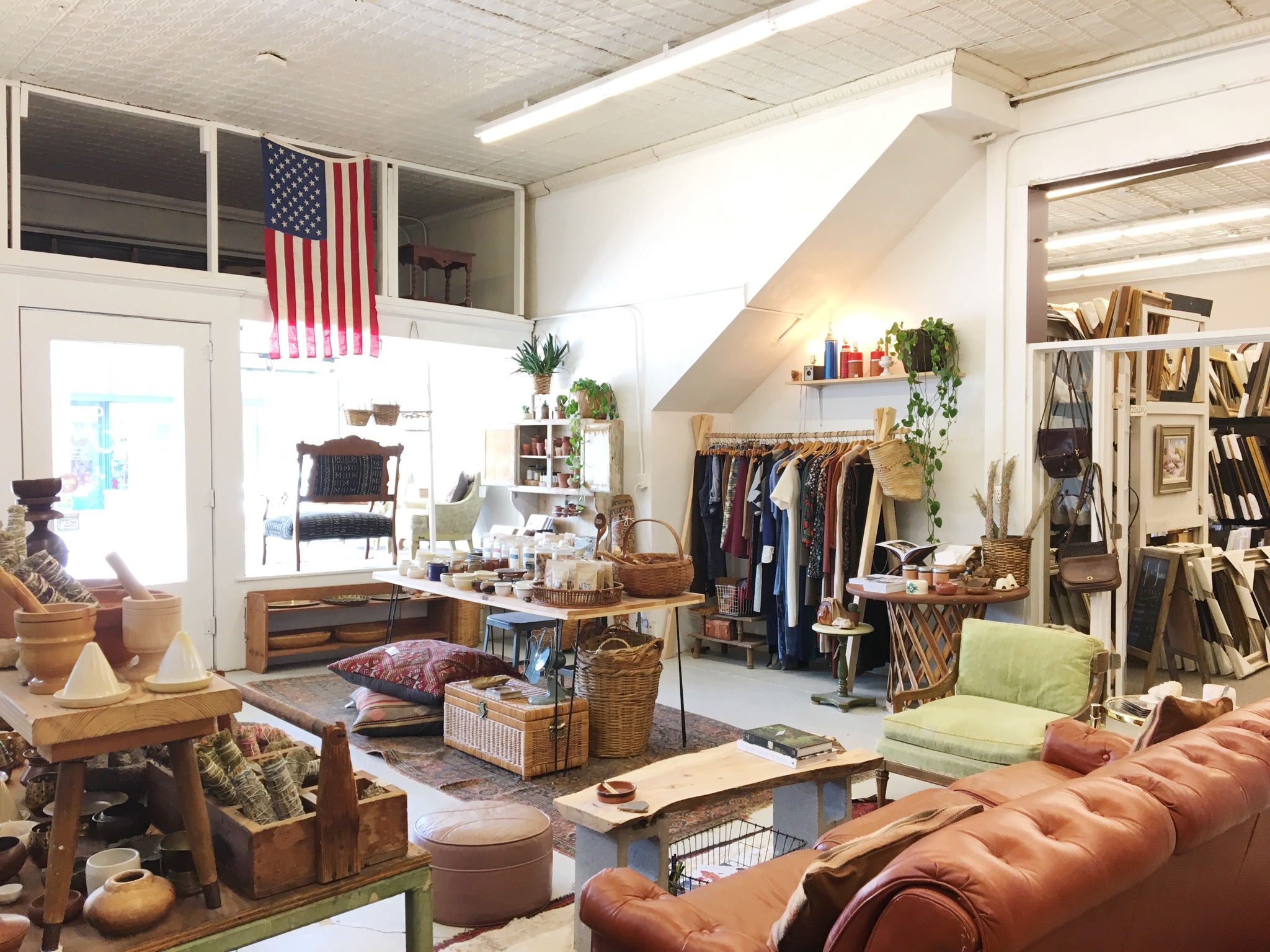 Vintage Shopping in Tulsa: Curated Vintage — Retro Den