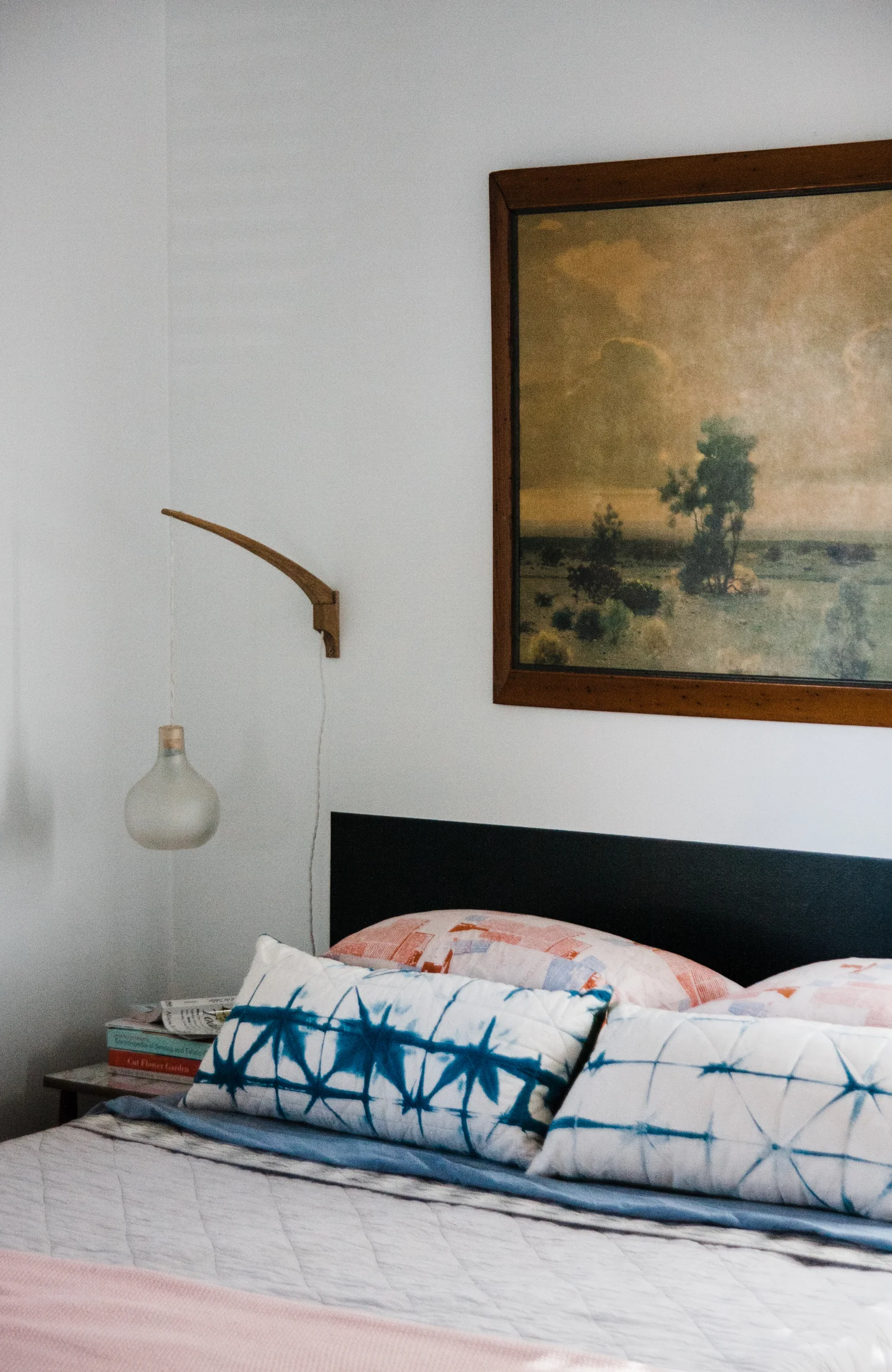 modern minimal bedroom-20.jpg