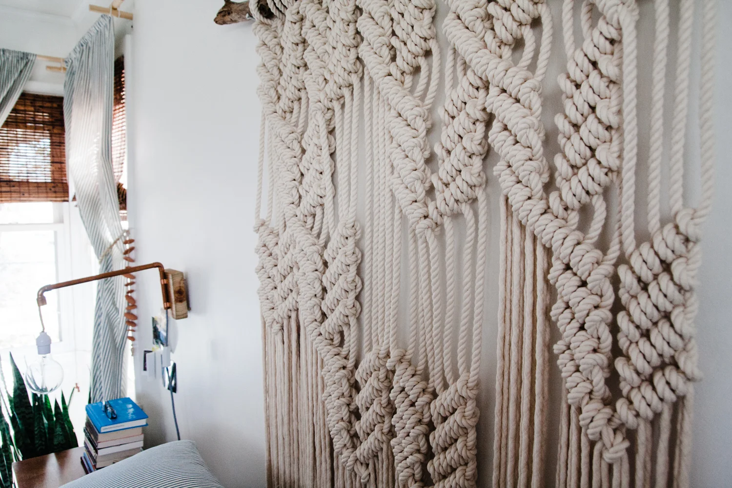 minimal-macrame-boho-bedroom.jpg