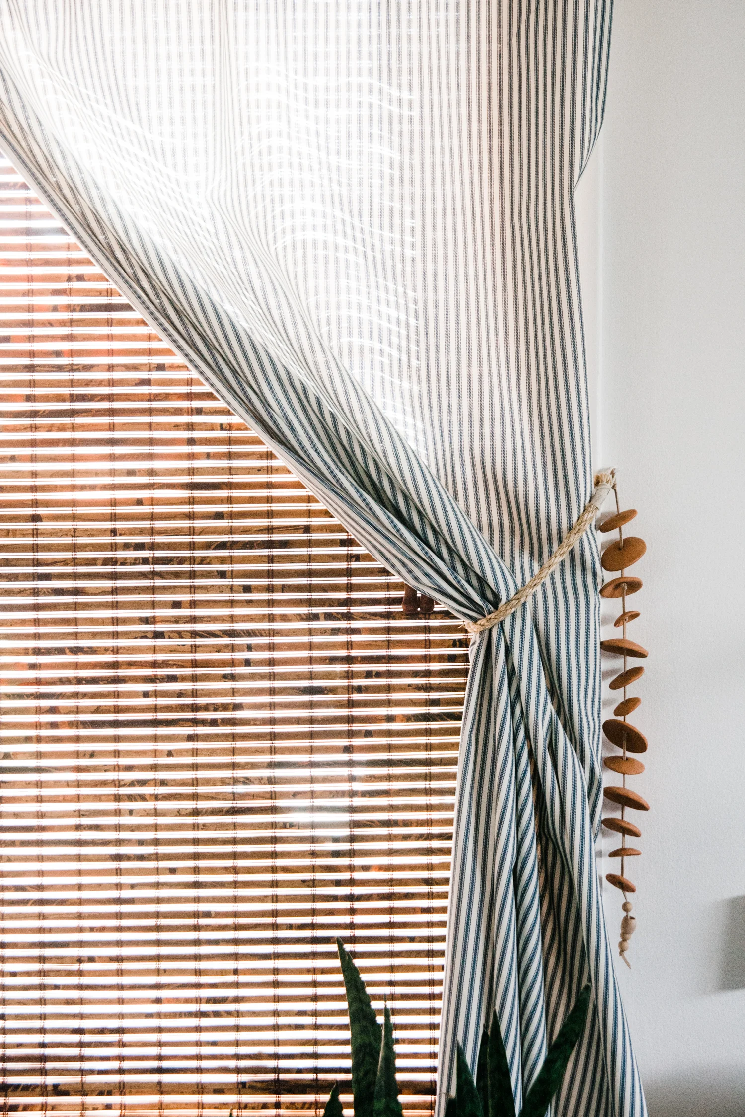 minimal-macrame-boho-bedroom.jpg