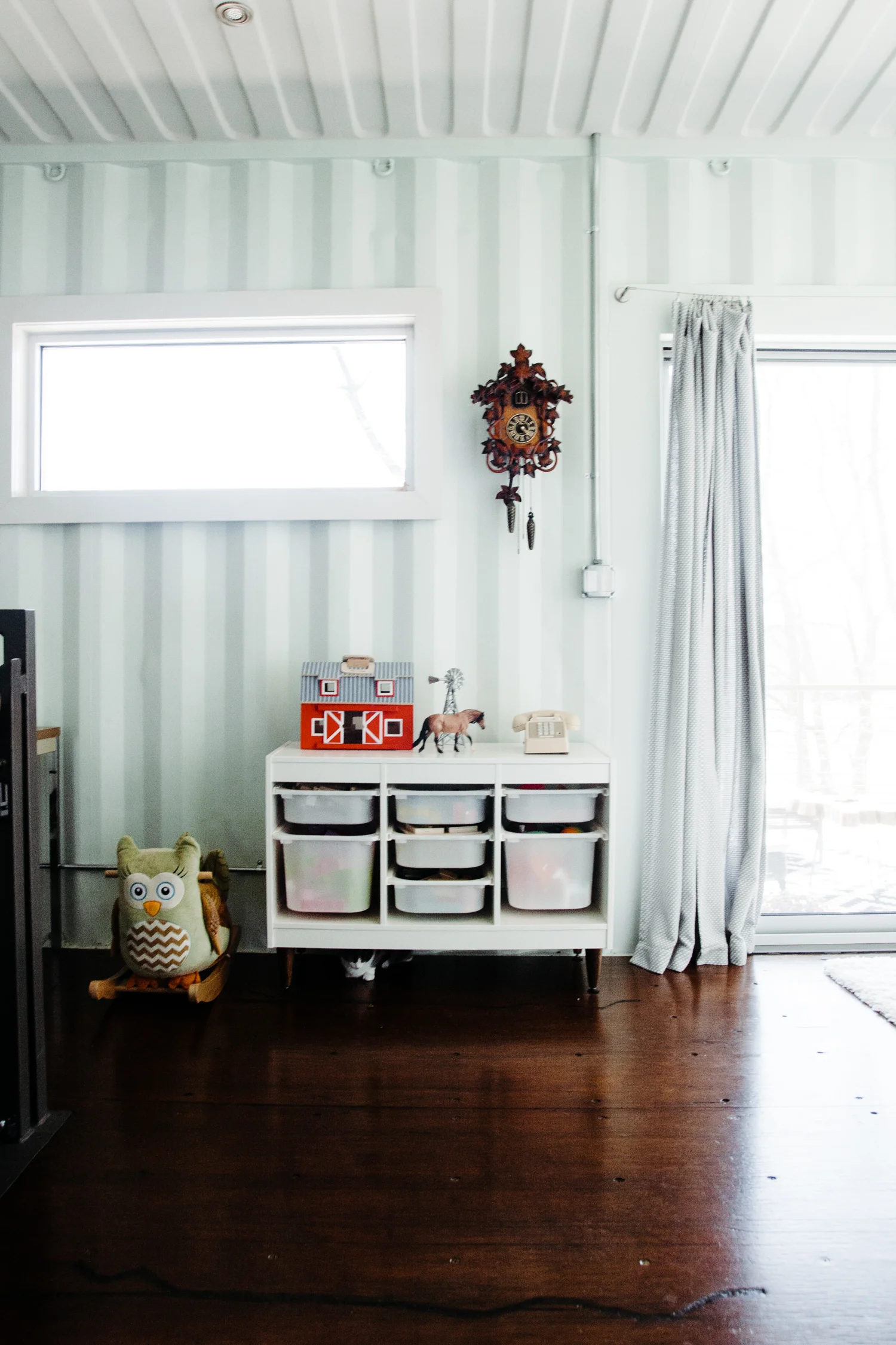 modern-bright-container-home.jpg
