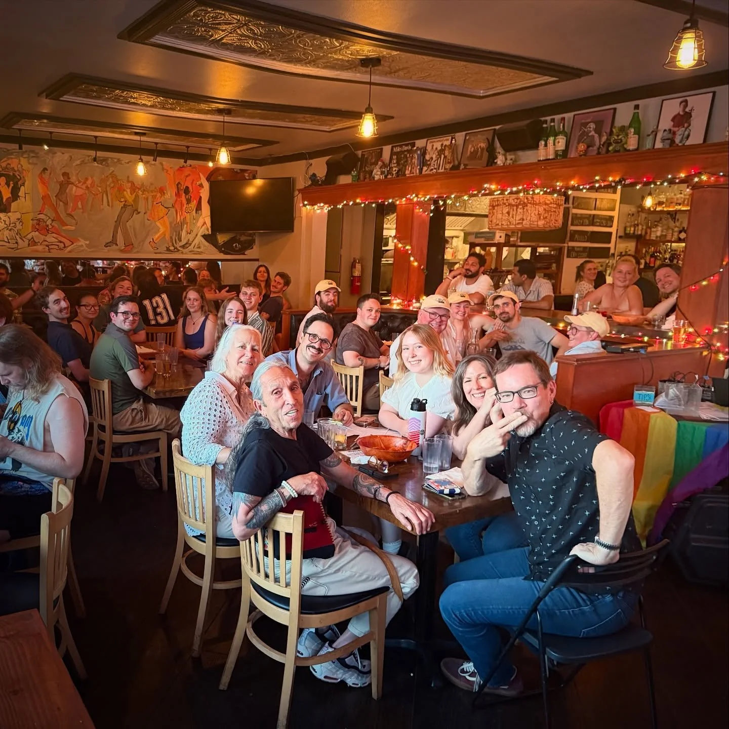 😍😜😉🥳 2nd &amp; 4th Mondays are for @theautomaticbar &hellip; Gather your friends for free @untappedtrivia ! Damn tasty eats, snacks, divine cocktails, craft beer, and whiskey! Hosted by @beaubrands and @thecolorsthecolors Seating indoors or outdo
