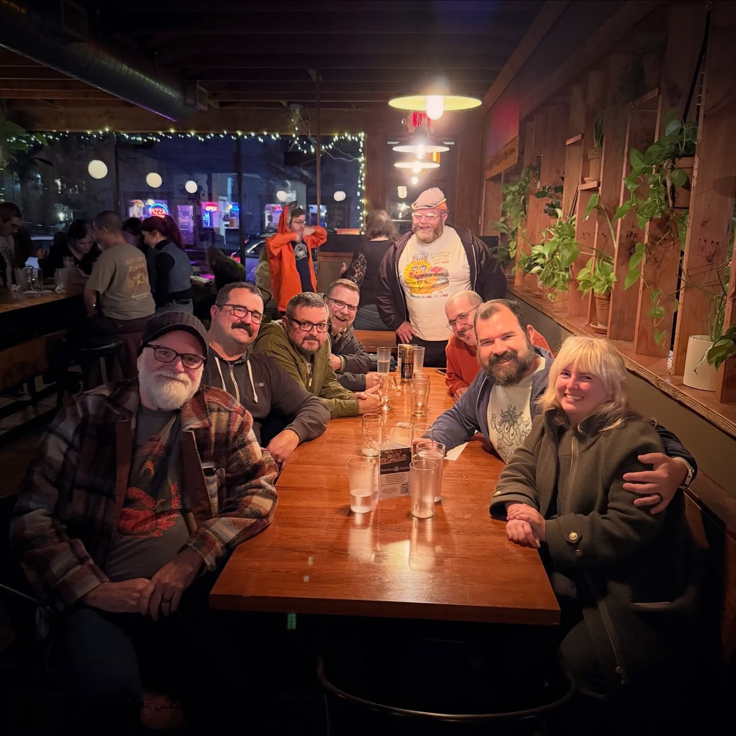 🧠🍻 Gather your friends for free @untappedtrivia every Wednesday 7-9 p.m. at @oakbrewpdx . Craft Beer!! Ciders! Wine! Pizza! Salads! @sureshotburger , and more!
&hellip;
🎤 In-Person 7-9 p.m.: Free to play with prizes by for the top 3 teams, and one