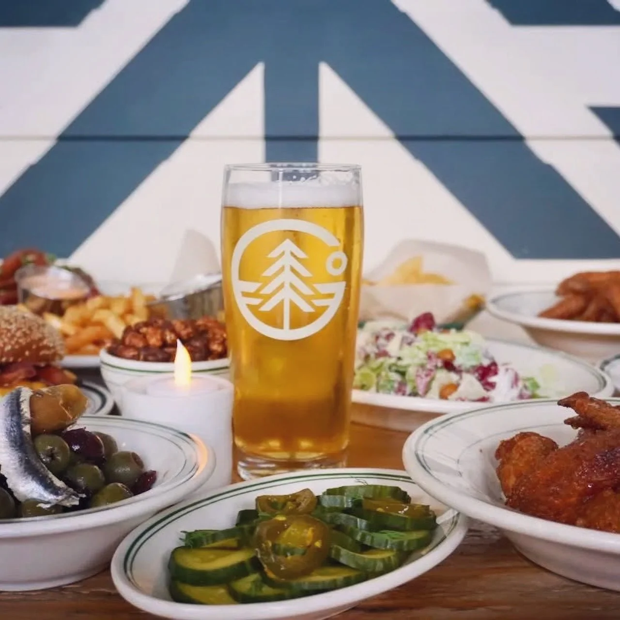 Untapped Trivia free every Tuesday from 7-9 p.m. at Grand Fir Brewing. Cocktails, delicious food, freshest craft beers in Portland, and more.
&hellip;
🎤 In-Person 7-9 p.m.: @untappedtrivia is always free to play with prizes by @grandfirbrewing for t