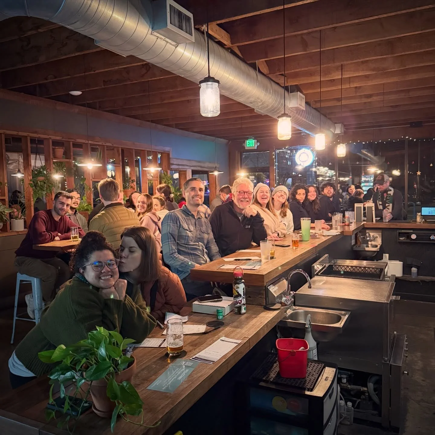 Free trivia Wednesdays at @oakbrewpdx . Gather your friends for free team trivia every Wednesday 7-9 p.m. at @oakbrewpdx . Craft Beer!! Ciders! Wine! Pizza! Salads! @sureshotburger , and more!
&hellip;
🎤 In-Person 7-9 p.m.: Free to play with prizes 