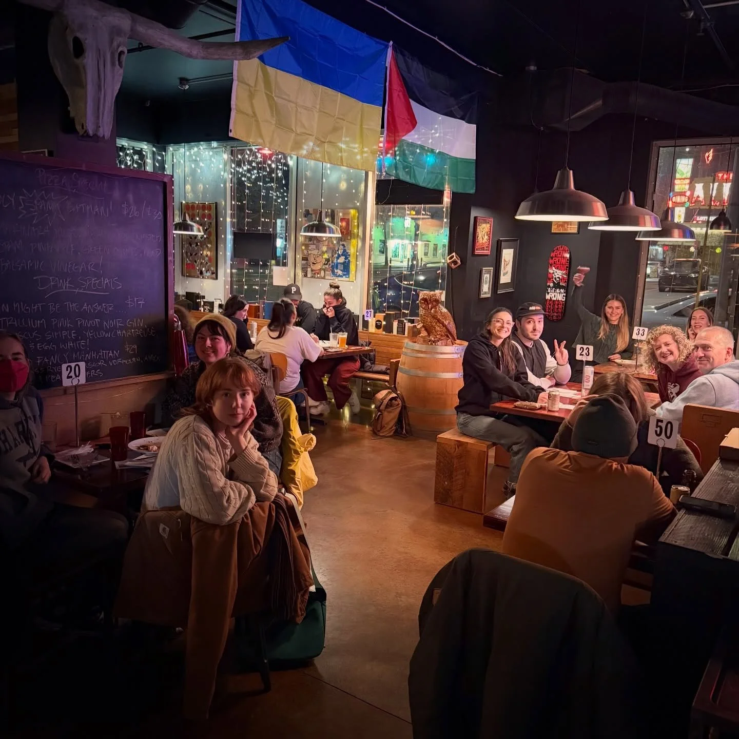 Free Trivia Every Thursday at @pinkys.pizza . 512+ bottles of whiskey 🥃 , damn fine pizza 🍕 , 8 local beer taps 🍺 , a brilliant selection of Italian wine bottles 🍷 , or cocktails of your dreams 🤔!
&hellip;
🎤 In-Person 6-8 p.m.: Free to play wit