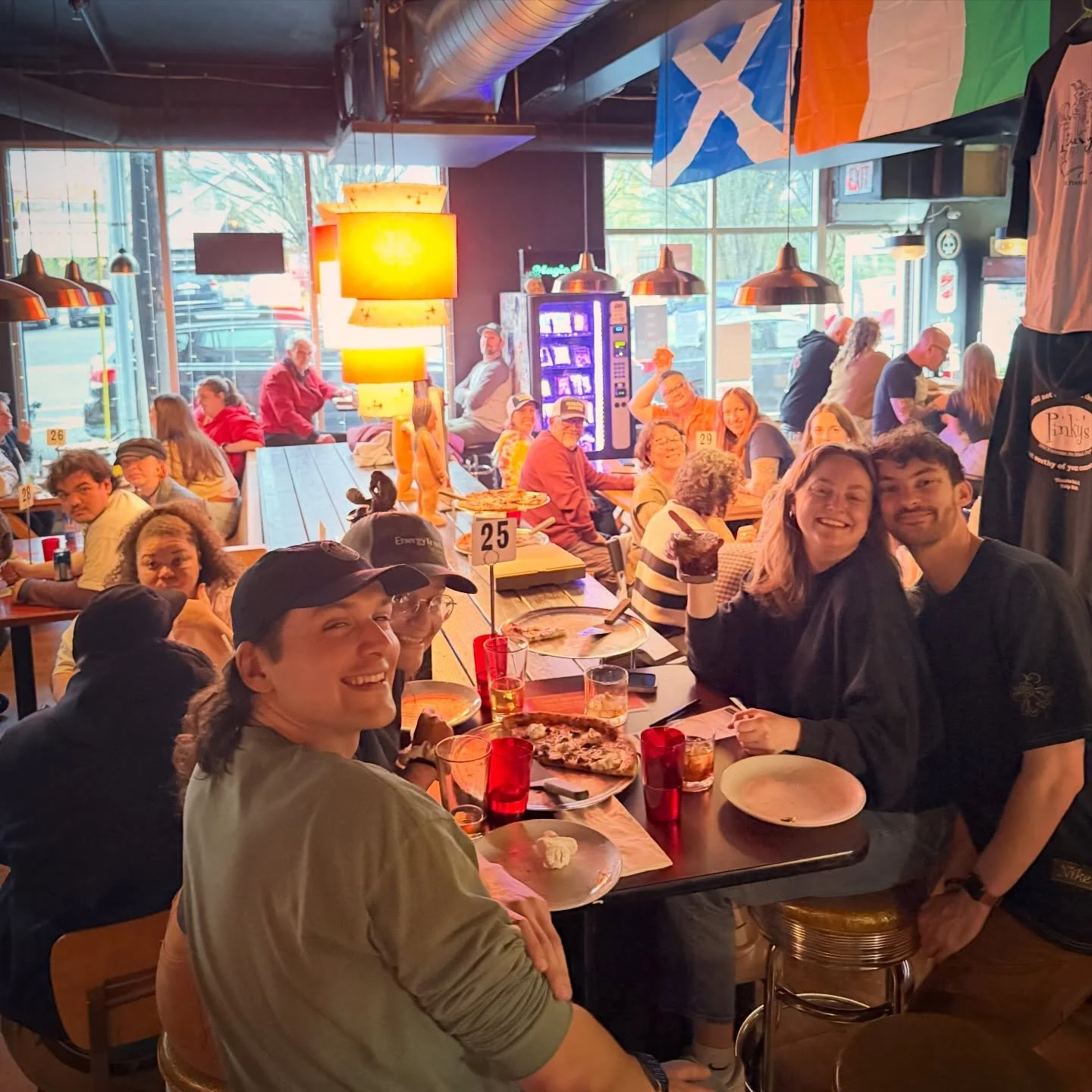 🥳🧠🧐 Free Trivia Thursdays: Gather your teams to eat, drink, and play bar trivia at Pinky&rsquo;s Pizza and Whiskey Bar.

✍️ Use the link in our bio to learn more, and to nominate @untappedtrivia for &ldquo;Best Trivia Night&rdquo; in @willamettewe