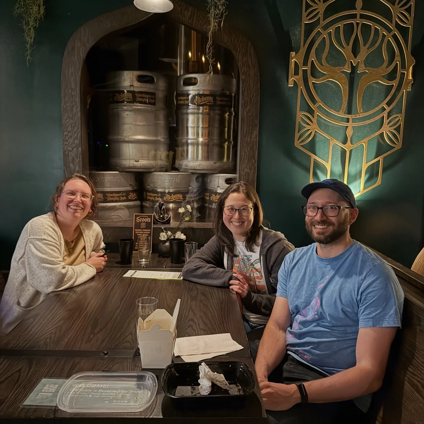 🧠🧐 Free Trivia 2nd and 4th Thursdays: Gather your teams to eat, drink, and play bar trivia at Alchemy Cider.

@alchemycider is located at 818 SE Ankeny St, Portland, OR 97214 in the Central Eastside neighborhood of Southeast Portland.