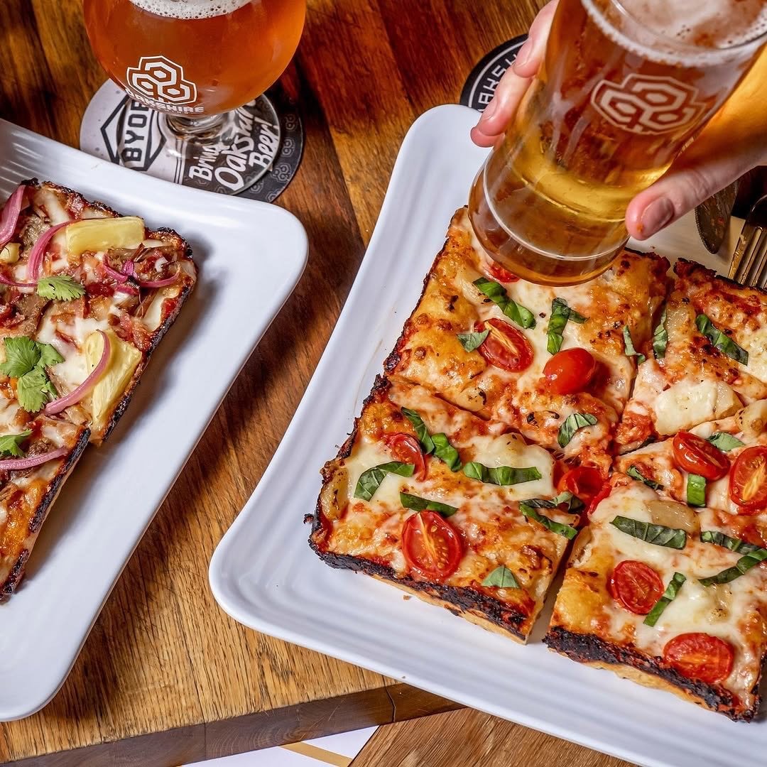 Free Trivia every Wednesday at Oakshire Beer Hall 7-9 p.m. hosted by @untappedtrivia 

Eugene brewery with Portland based taproom! 26 fresh taps, square pan pizzas and delectable salads. Oakshire is located at 5013 NE 42nd Ave, Portland, OR 97218 in 