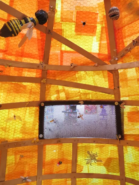 HAYGROUND BEE EXHIBITION.201400003.jpg