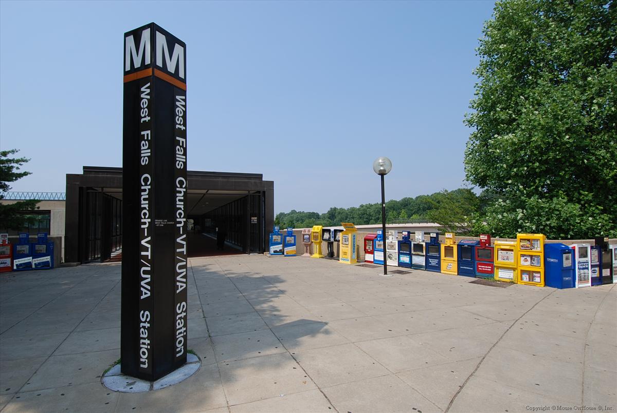 Amenity-West Falls Church Metro Station-DSC_3438.JPG