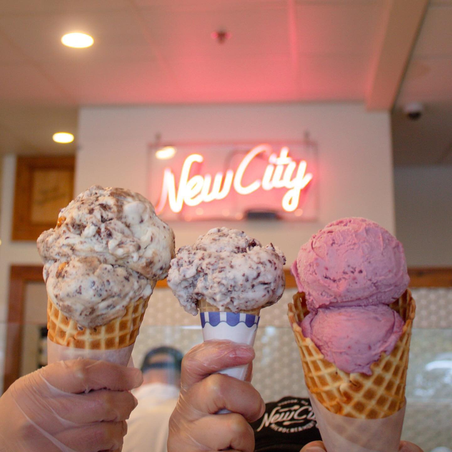 HAPPY NATIONAL ICE CREAM DAY 🎉 

Our THROWBACK FLAVORS are BACK! 
🎸Railroad Tracks: sweet cream base, chocolate covered pretzel and peanut clusters, fudge swirl and a caramel swirl
🎸Vegan Mounds: coconut milk base with shaved coconut and dark choc