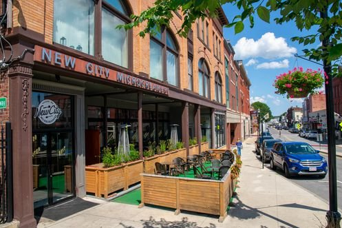 PHOTOS FROM 15 YEARS AGO SHOW DOWNTOWN HUDSON’S TRANSFORMATION