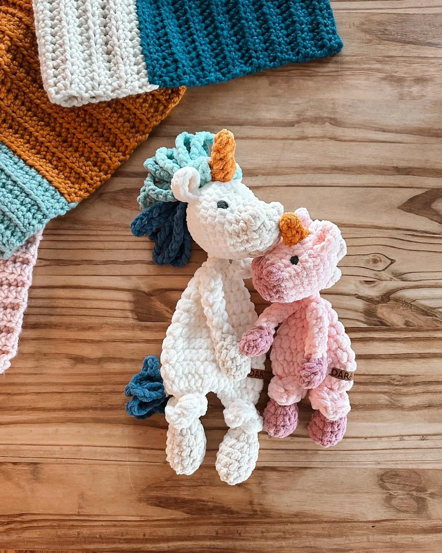 I&rsquo;ll never tire of a sweet pair of snugglers. They are just perfect together. 💕

Patterns: @mamamademinis 
Yarn: @bernatyarn 

#crochetlovey #handmadeforkids #letthemplay #handmadenursery #handmadeforbaby