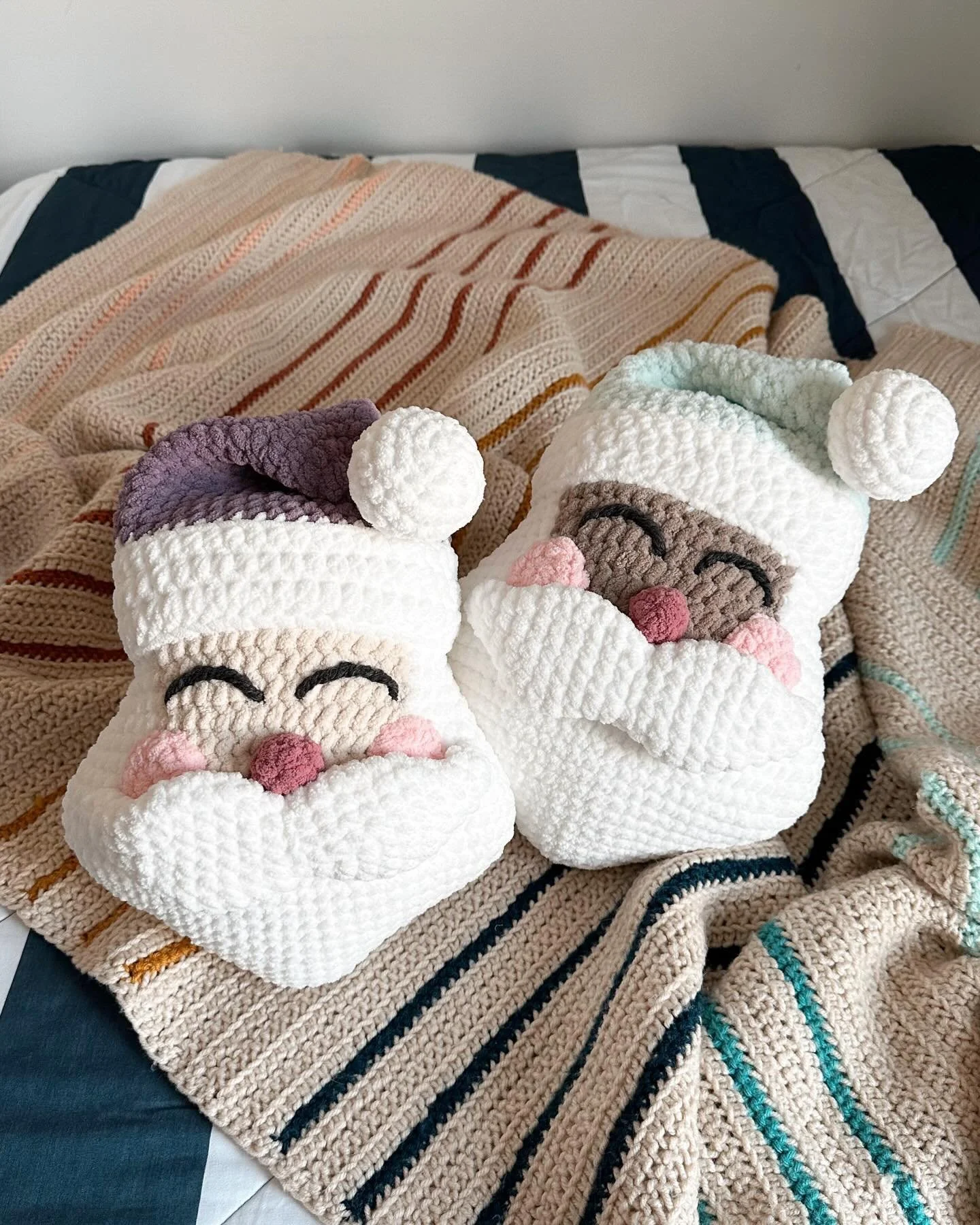 No crocheting for me today. I&rsquo;m busing baking cookies for Santa with my minis. I hope you are busy enjoying your holiday traditions with loved ones! ❤️

Pattern: @champagneandwaffles_ 
Yarn: @bernatyarn 

#handmadeholidays #santapillow #merryme