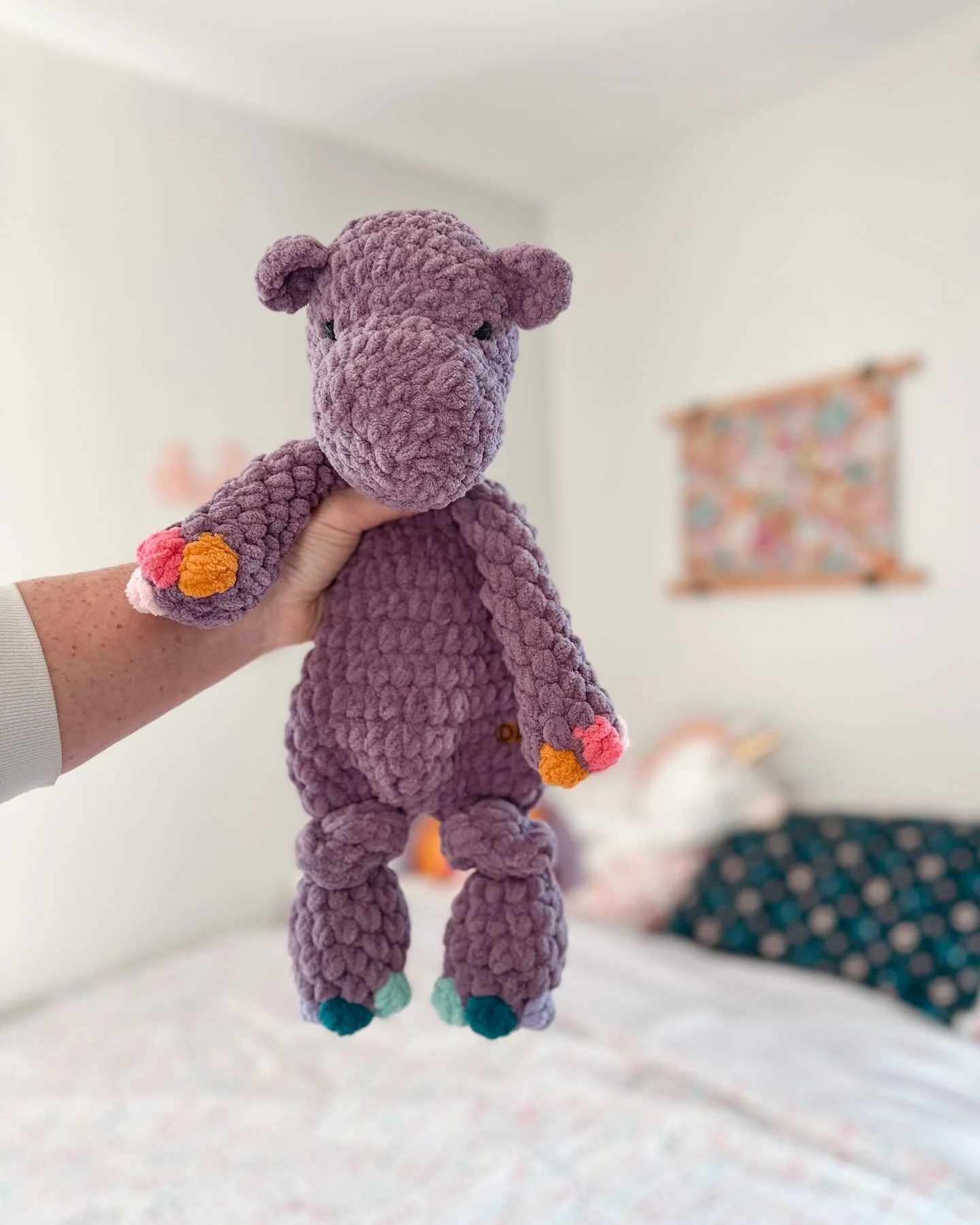 I want a hippopotamus for Christmas.
Only a hippopotamus will do!

Merry Christmas, friends! 🎄

Pattern: @mamamademinis 
Yarn: @bernatyarn 

#handmadechristmas #crochetchristmas #crochetforkids #crochethippo #daramadethis