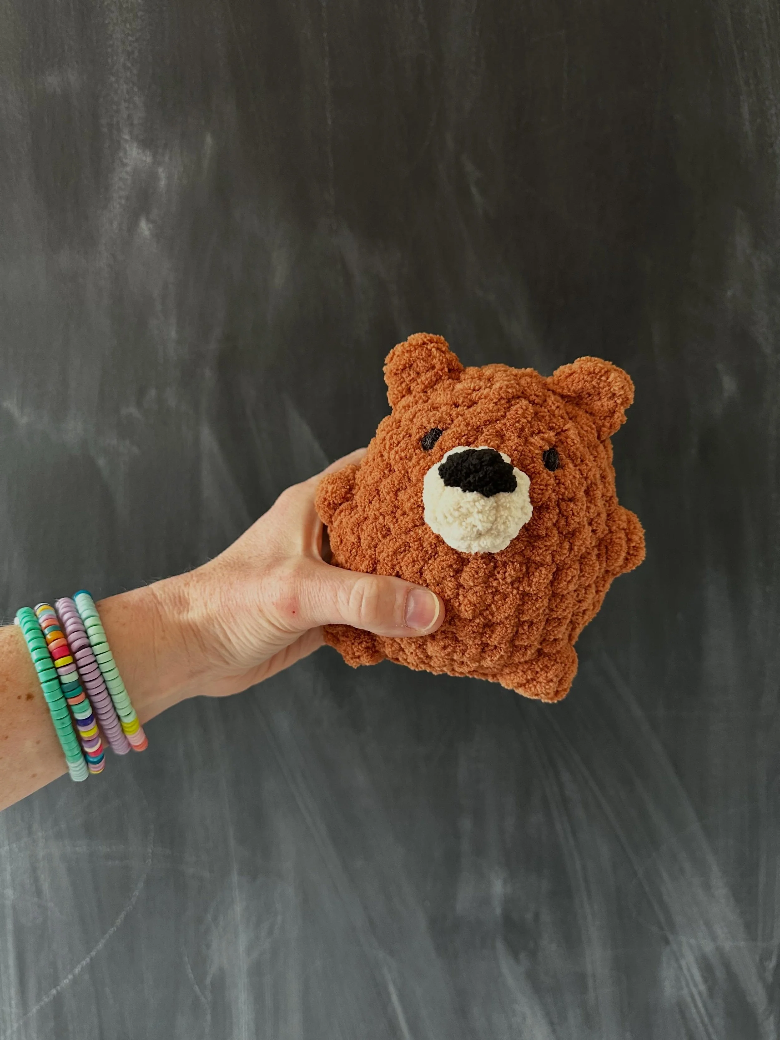 My minis are completely obsessed with sweet Bruno Bear. He is the softest and squishiest lil&rsquo; plushie&hellip; Perfect for little cuddles!

Pattern: @daramadethis 
Yarn: Big Twist Plush

#crochetbear #bearplushie #handmadeforkids #letthemplay #d