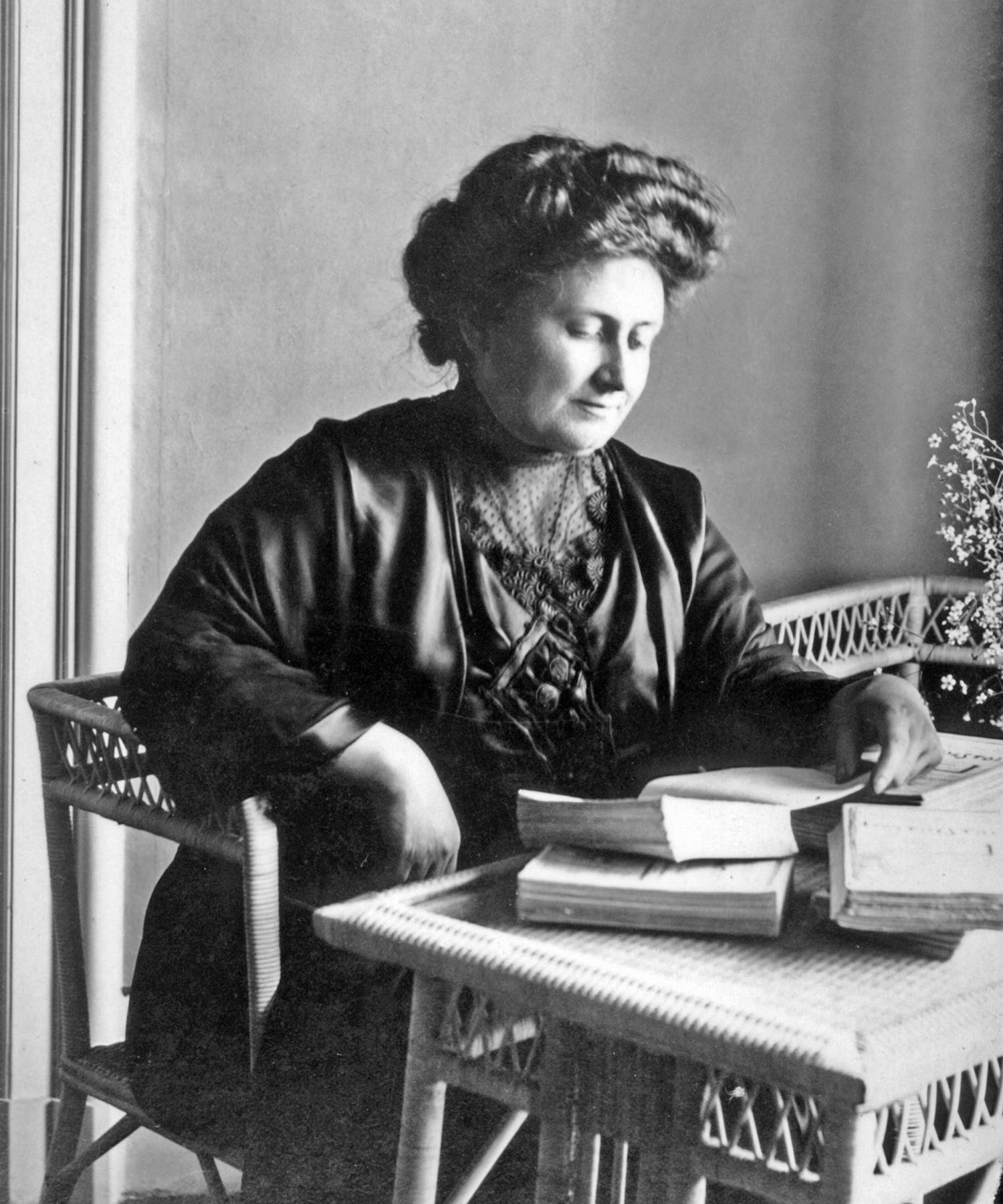 A photo of Maria Montessori from 1913.