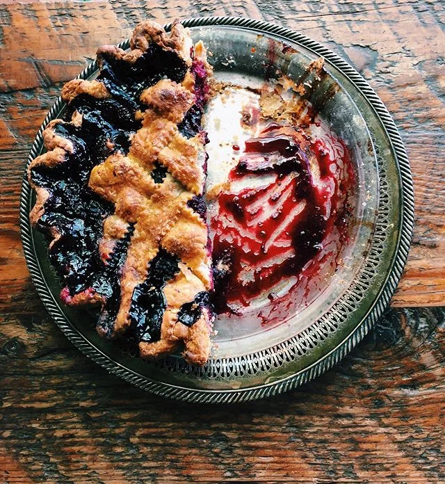 Marionberry Pie - Oregon's most famous berry makes for a damn great pie, if we do say so ourselves. 🙌🏼
-
-
-
-

#laurettajeans #eater #eaterpdx #pdxnow #happeninginpdx #pie #piebakery #pieshop #pieforbreakfast #piegoals #springtime #pdxbrunch