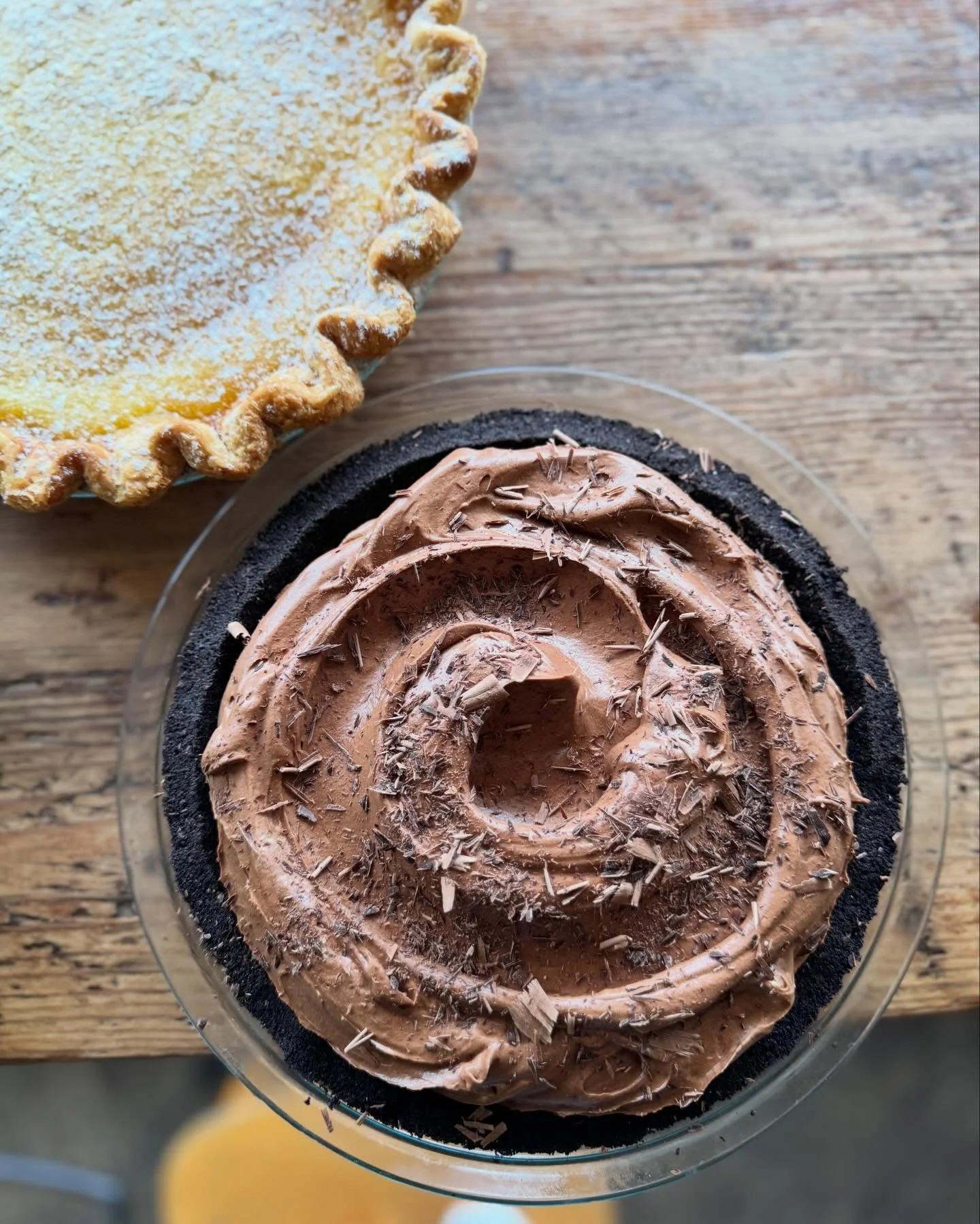 Flowers die. Lauretta Jean&rsquo;s pie is forever. 🥧

(Don&rsquo;t fact check us on that.) 

We&rsquo;ve got all our classics plus seasonals like strawberry rhubarb, lemon chess, asparagus quiche, coconut cake, and French silk. Head to laurettajeans