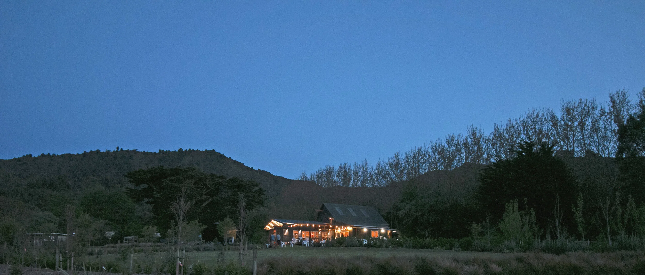 barnwidesreenevening.jpg