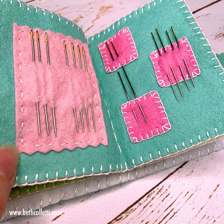 Little Birdie Secrets: how to make a felt needle book