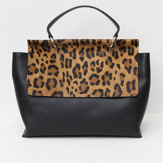 black-leather-cross-body-handbag-with-leopard-pony-skin-flap_aroline-gardner_da5353_2.jpg{w=527,h=527}.th.jpeg