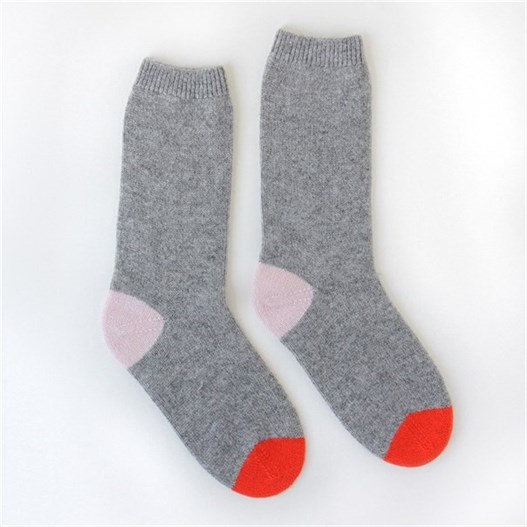 light-grey-cashmere-socks_caroline-gardner_da5378.jpg{w=527,h=527}.th.jpeg