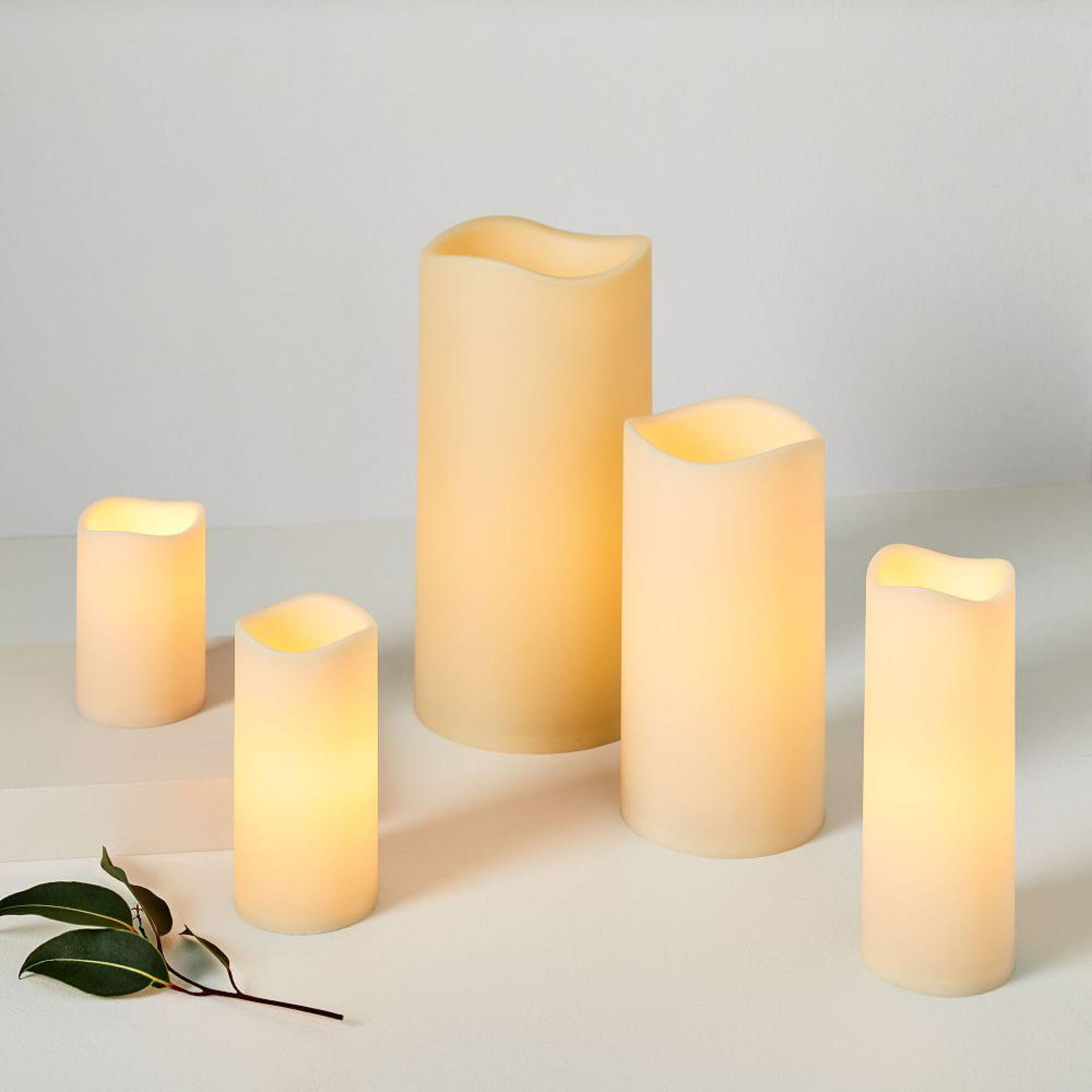 indoor-outdoor-flickering-flameless-pillar-candles-d5316-hero-z.jpg