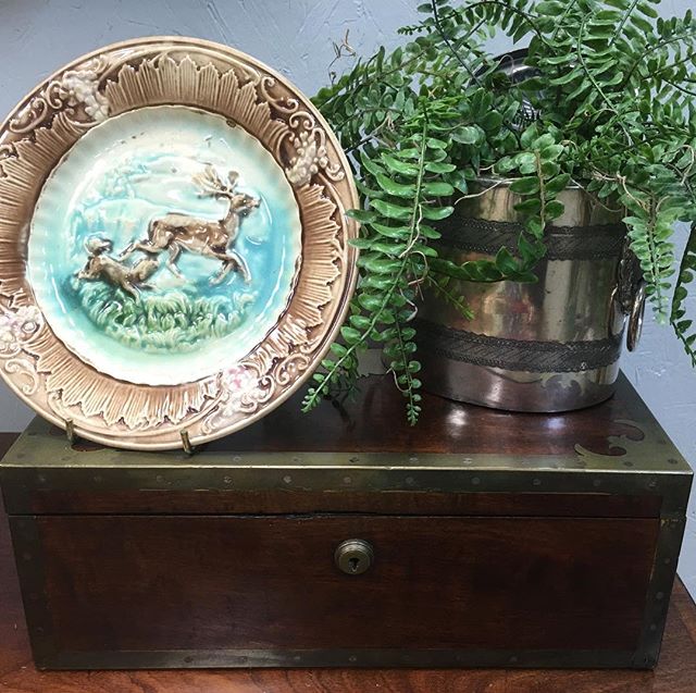 Give us all the antiques!  Come let us help you decorate or get a unique and meaningful gift. #shopgalleriariverside