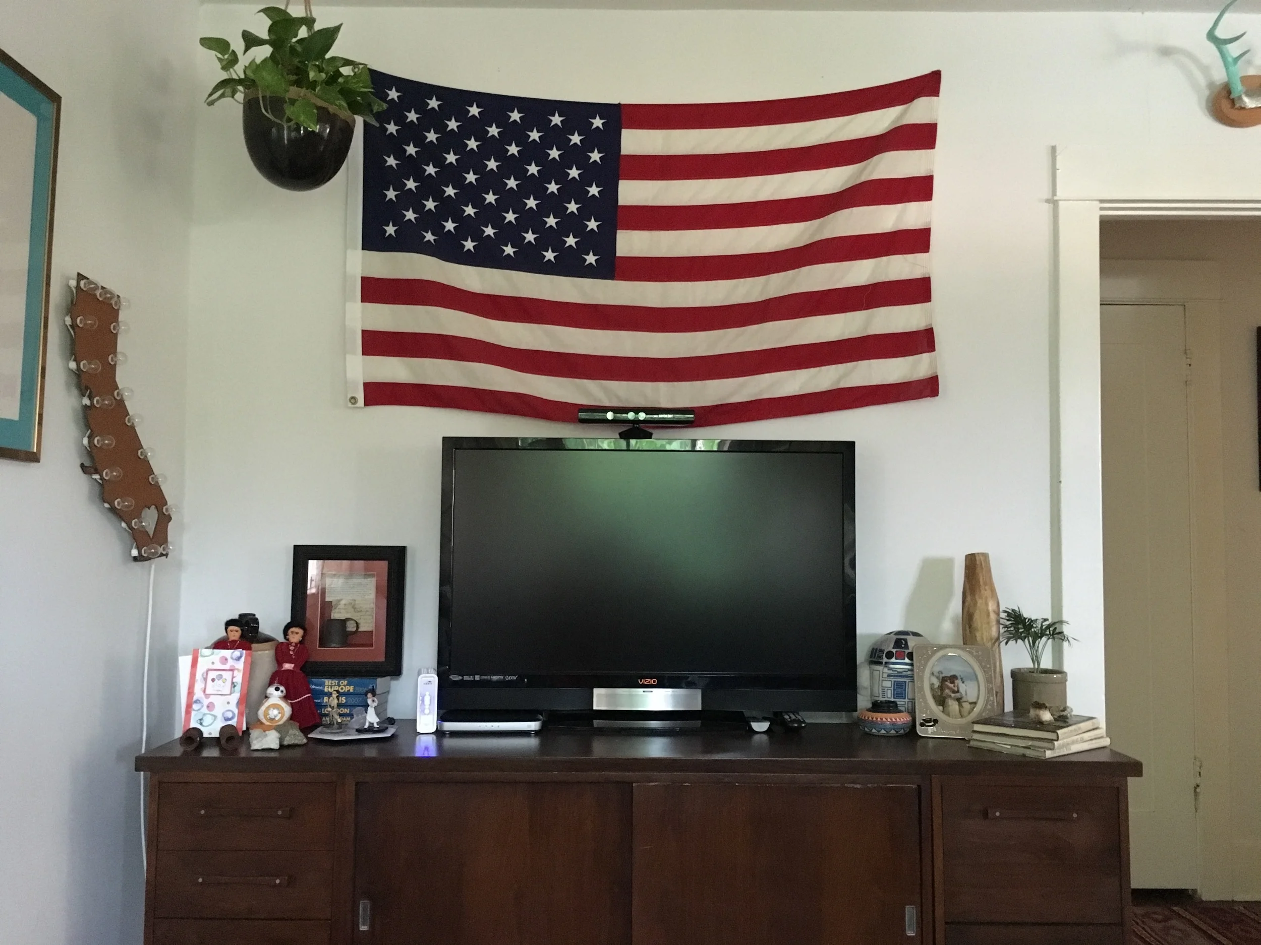 credenza_03_1.jpg