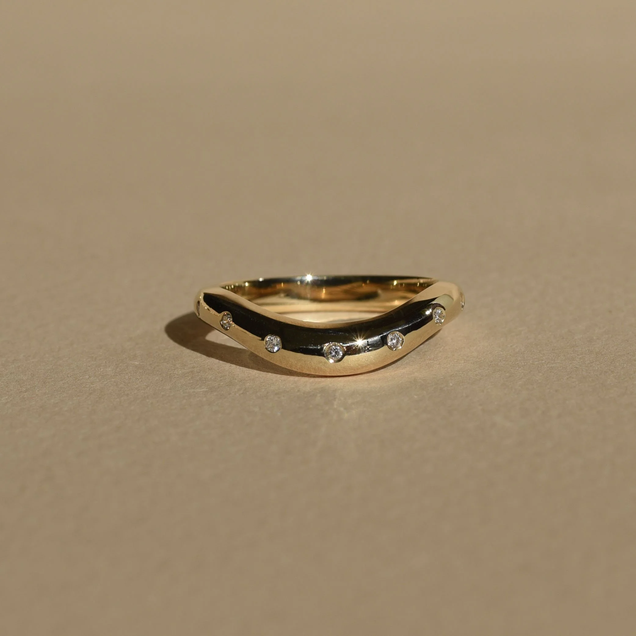 Soft Curve Band - Medium - Flush Diamonds