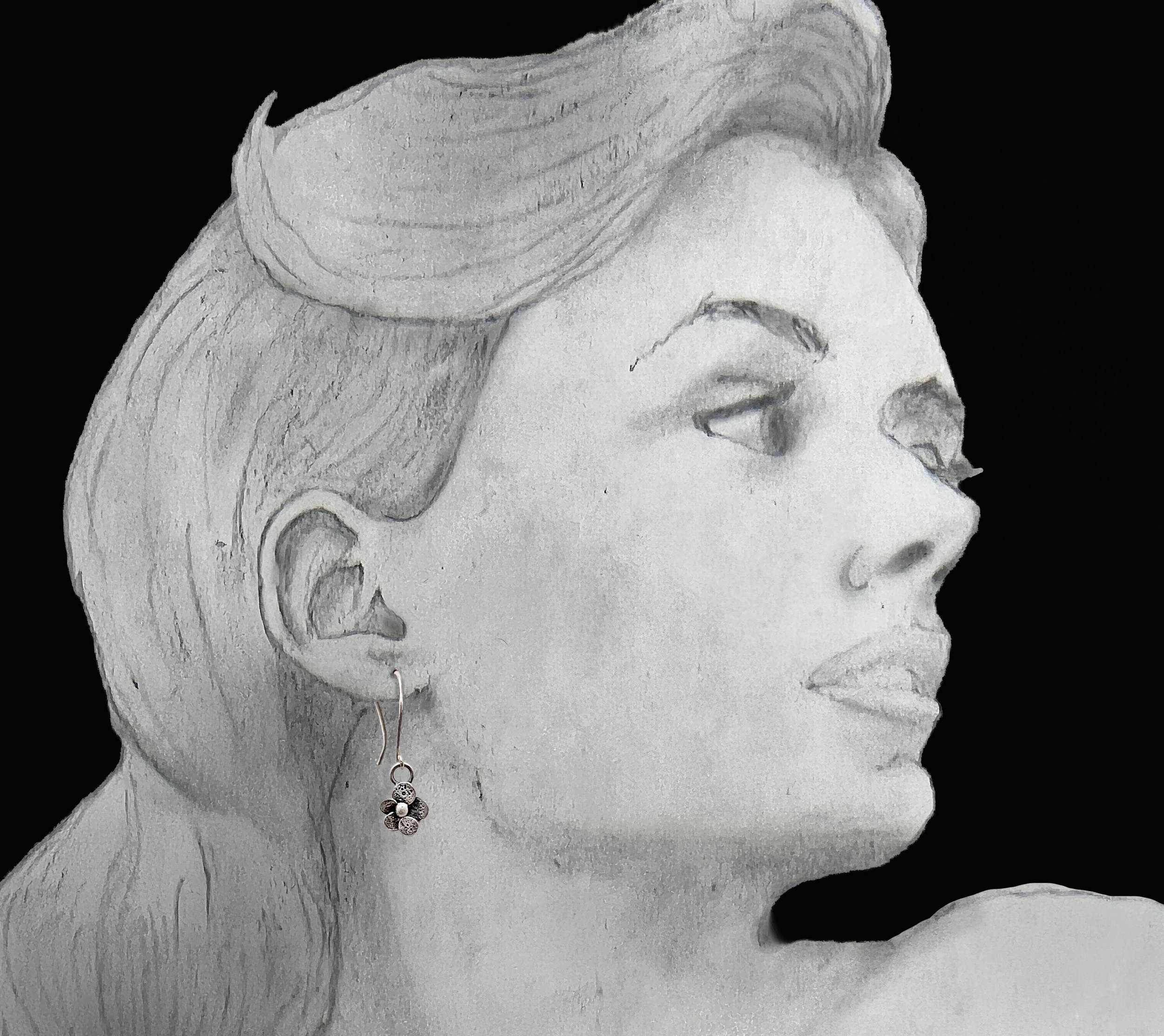 flower hook earring Light ear.jpg