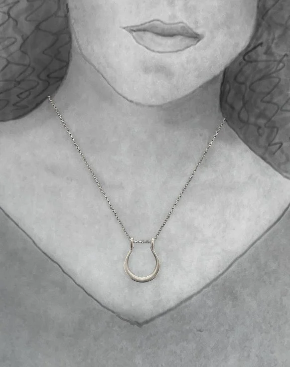 2 Ring holder Neck black background 2.jpg