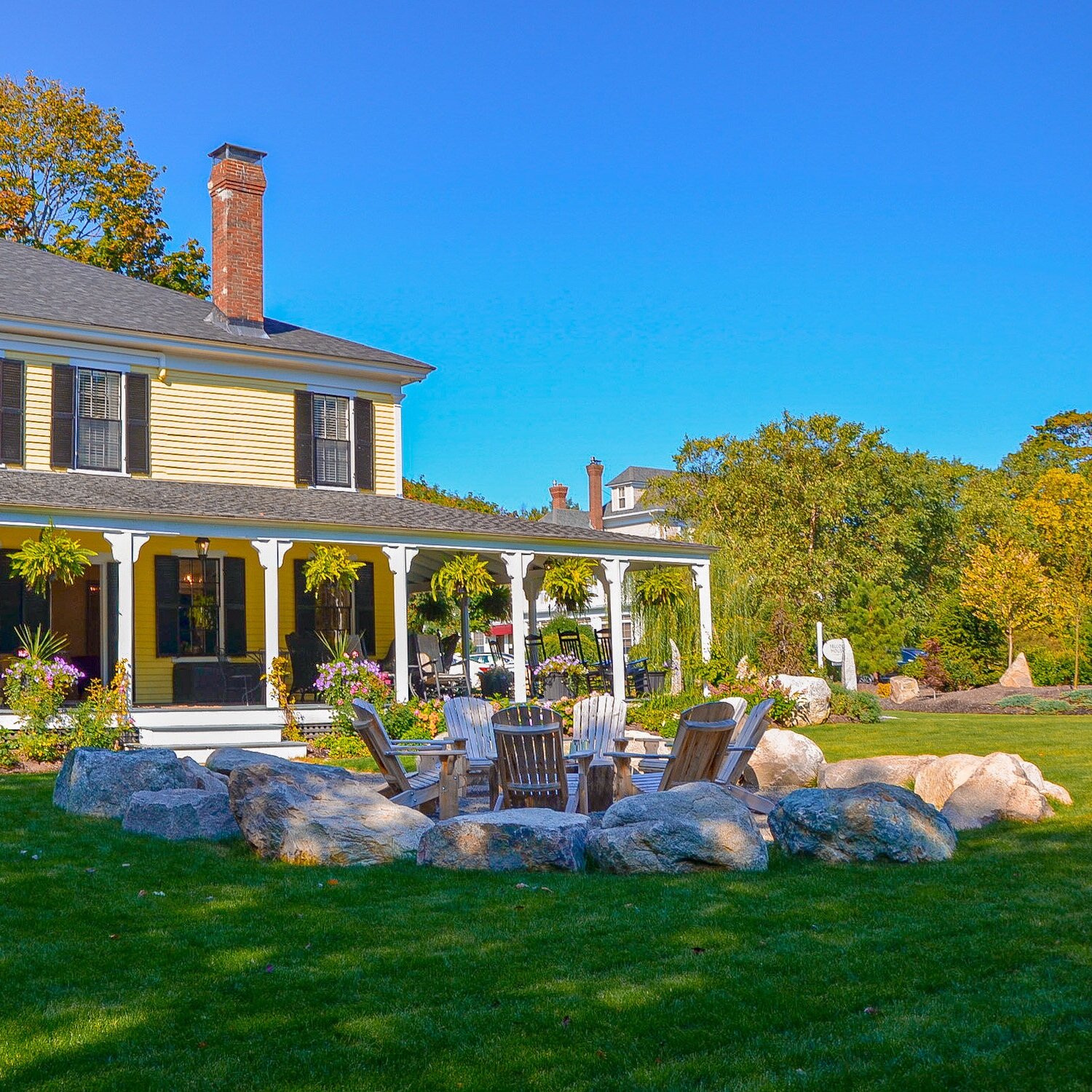 Bed Bed and breakfasts in bar harbor, Maine - the yellow house 