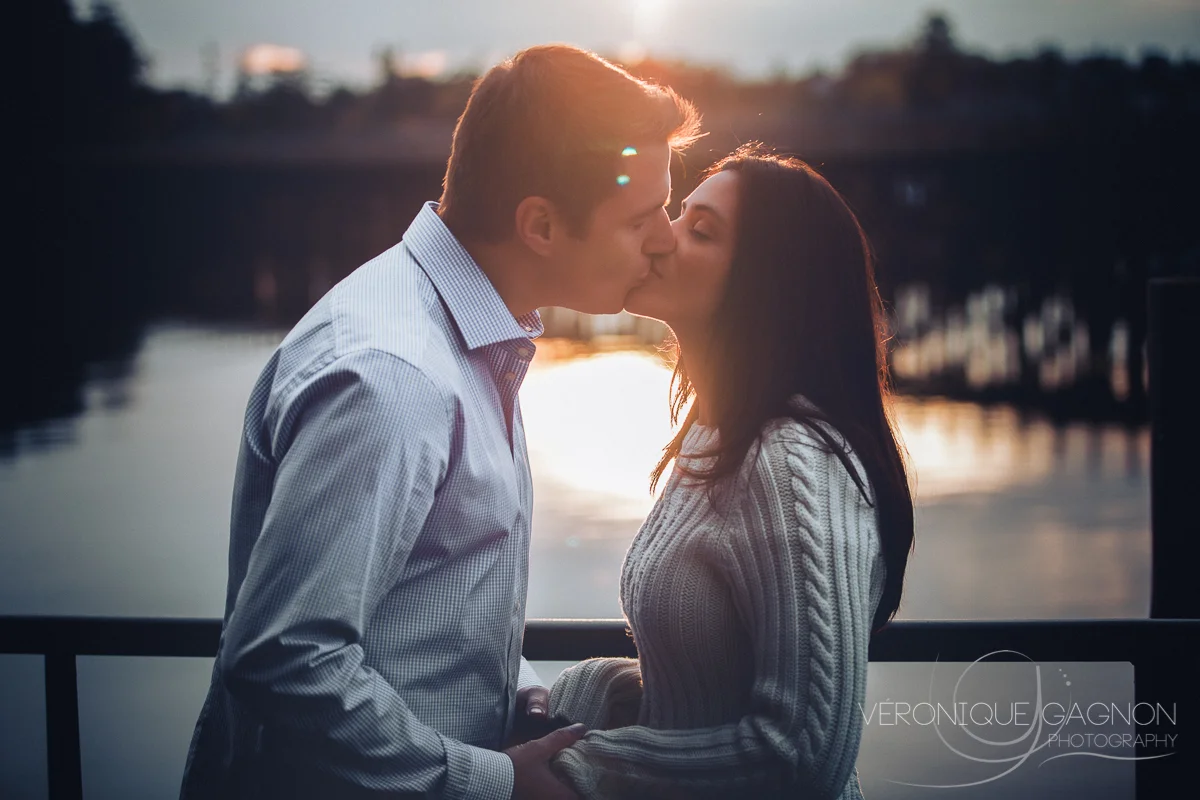 A kiss in a Fall sunset of Selkirk Waterway, Fall Engagement Session, Victoria BC, Veronique Gagnon Photography