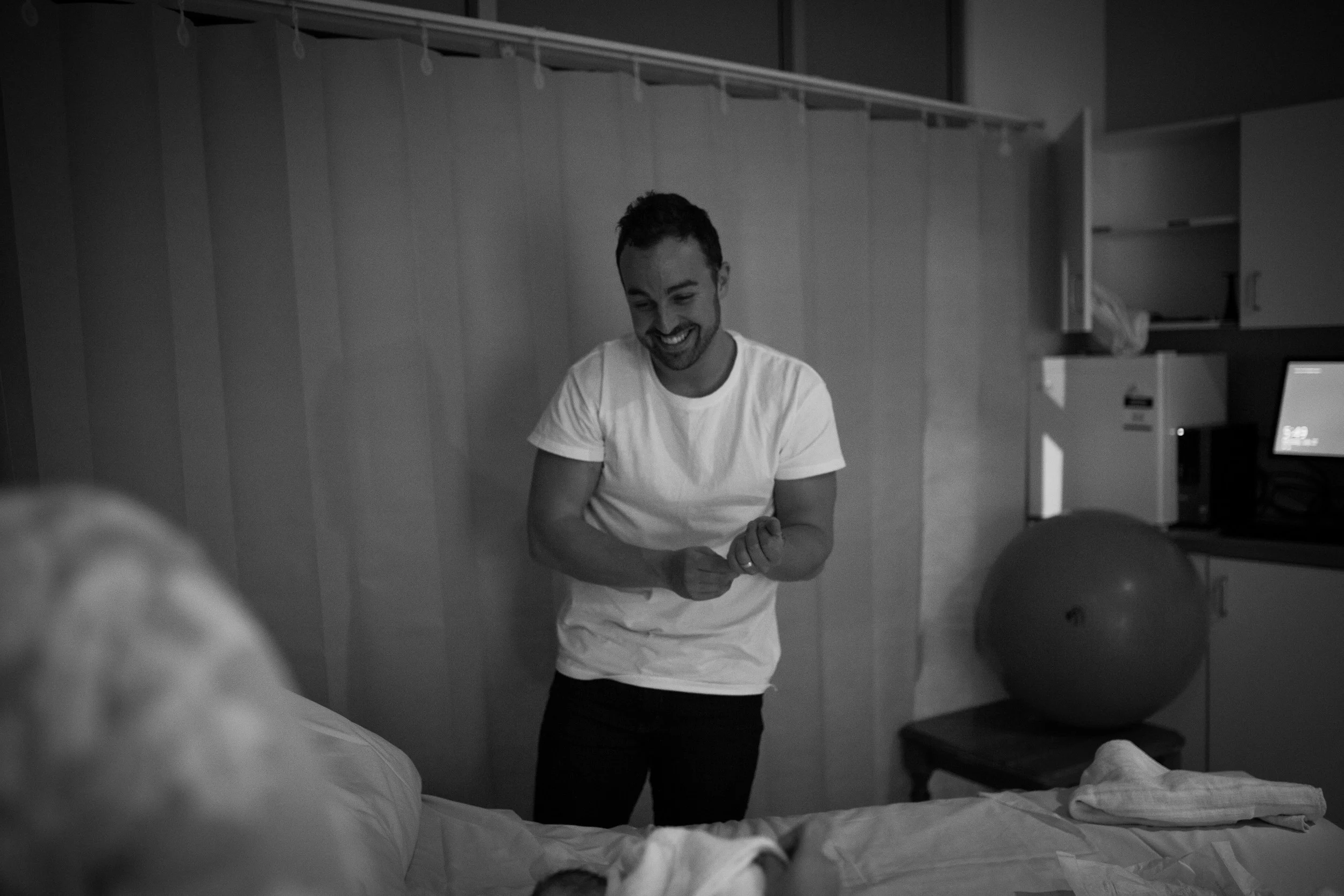 THEFIRSTHELLO - BIRTH PHOTOGRAPHY-13.jpg