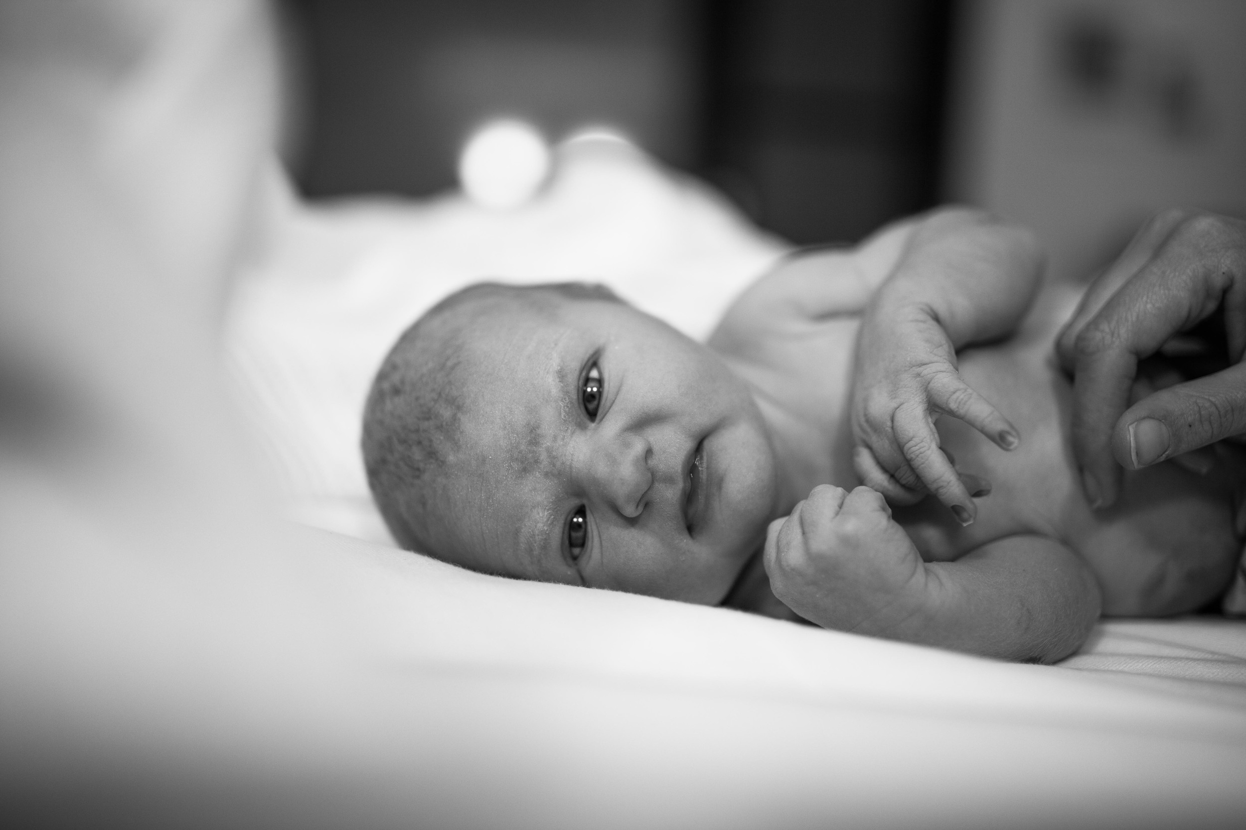 THEFIRSTHELLO - birth photography-32.jpg
