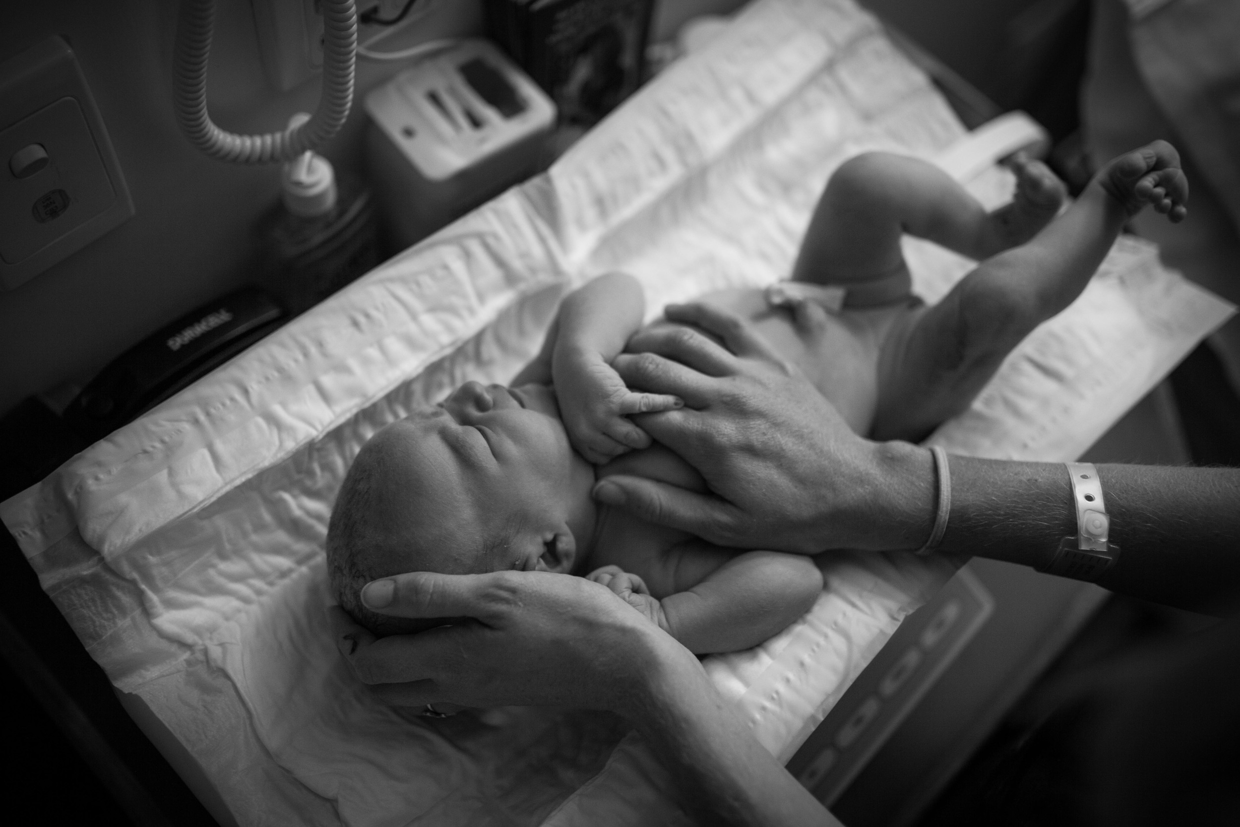 THEFIRSTHELLO - birth photography-41.jpg