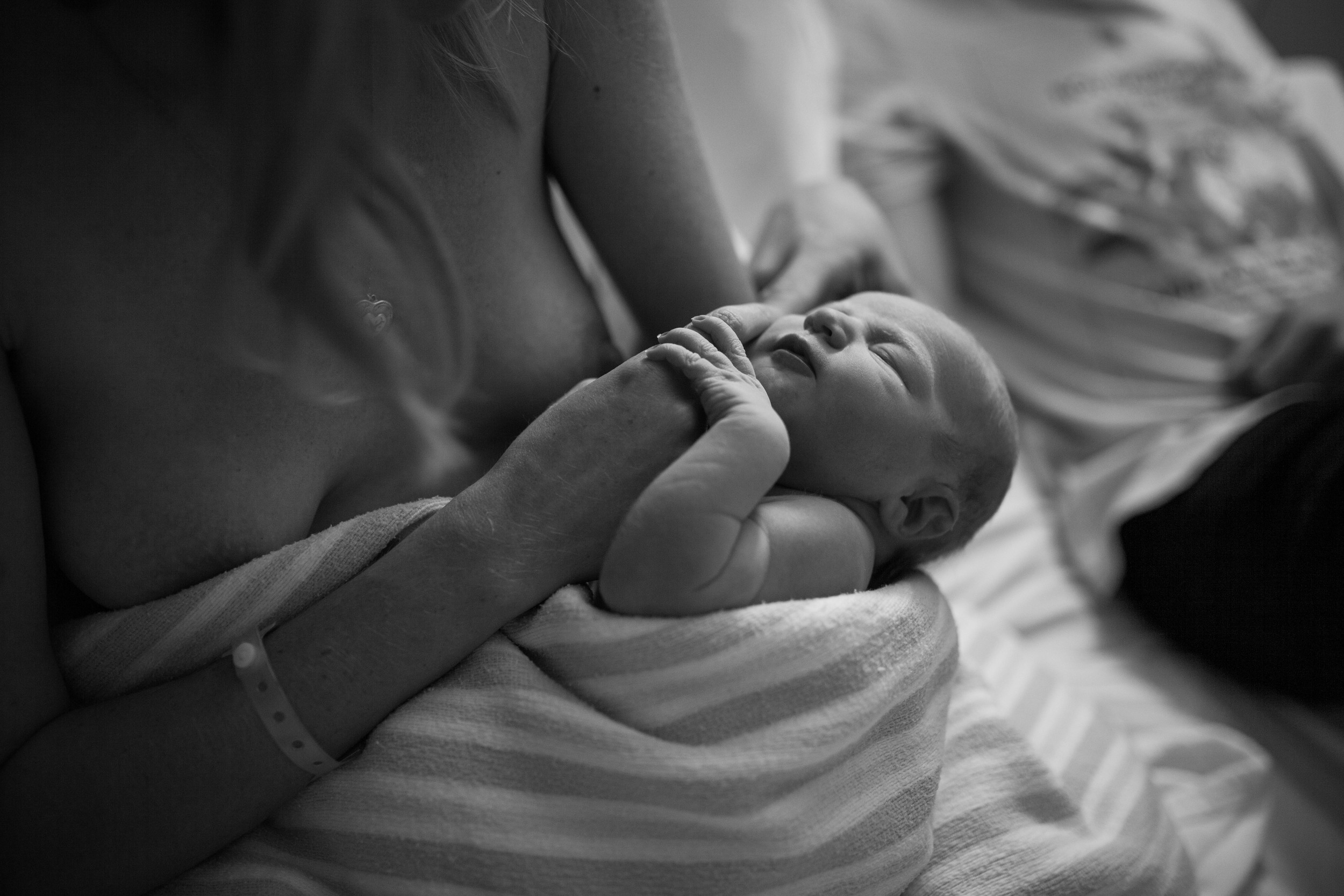 THEFIRSTHELLO - birth photography-50.jpg