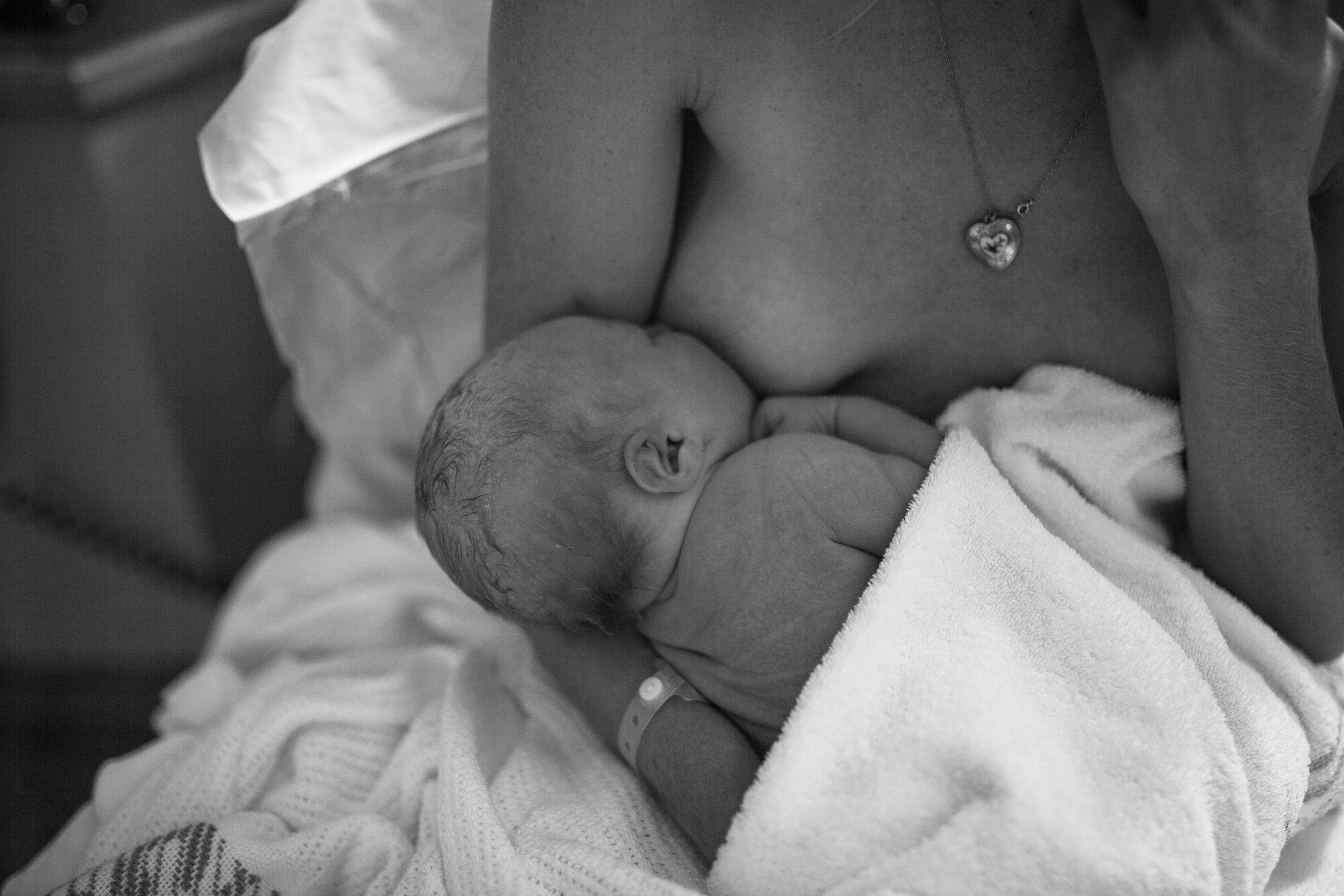 THEFIRSTHELLO - birth photography-56.jpg