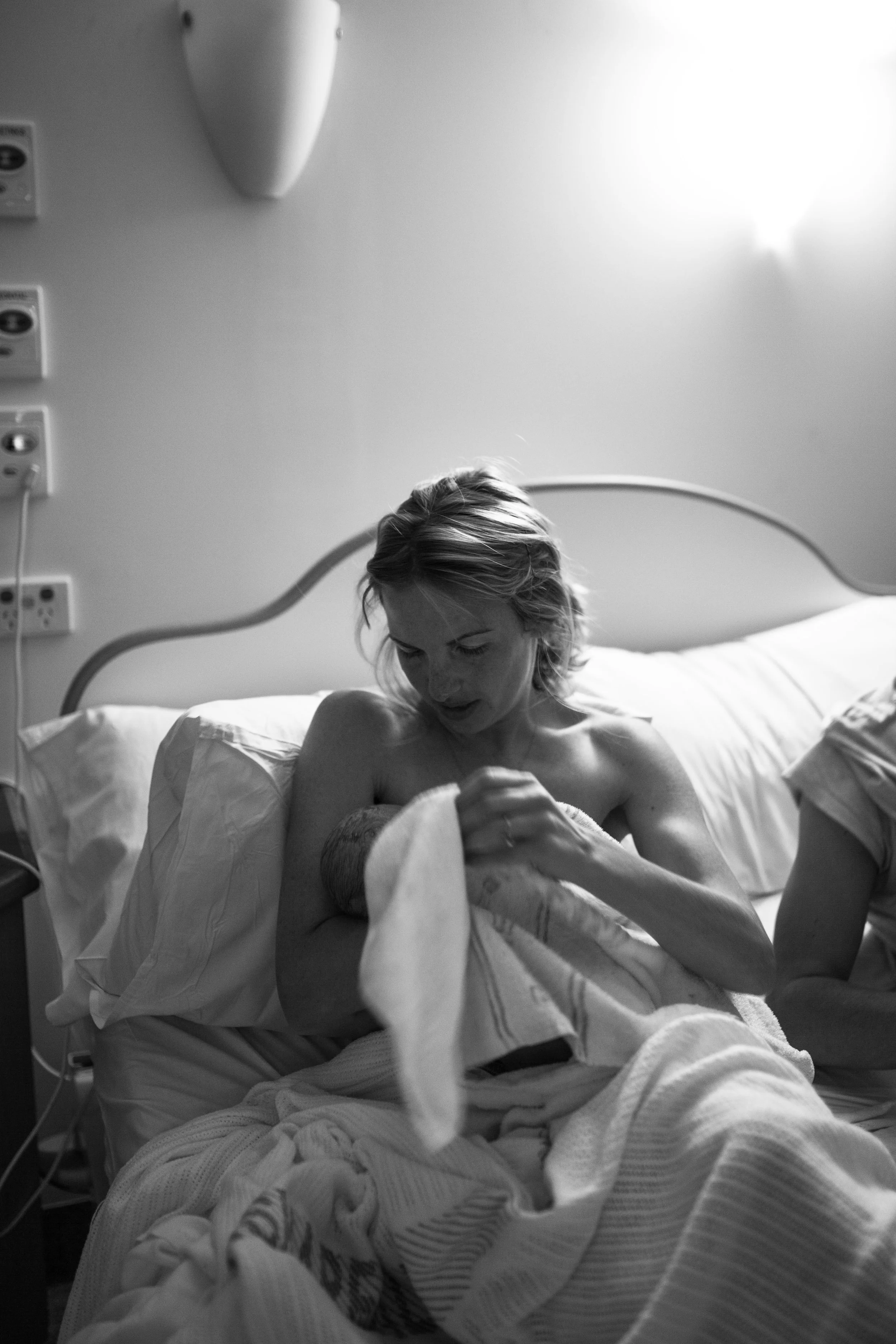 THEFIRSTHELLO - birth photography-64.jpg
