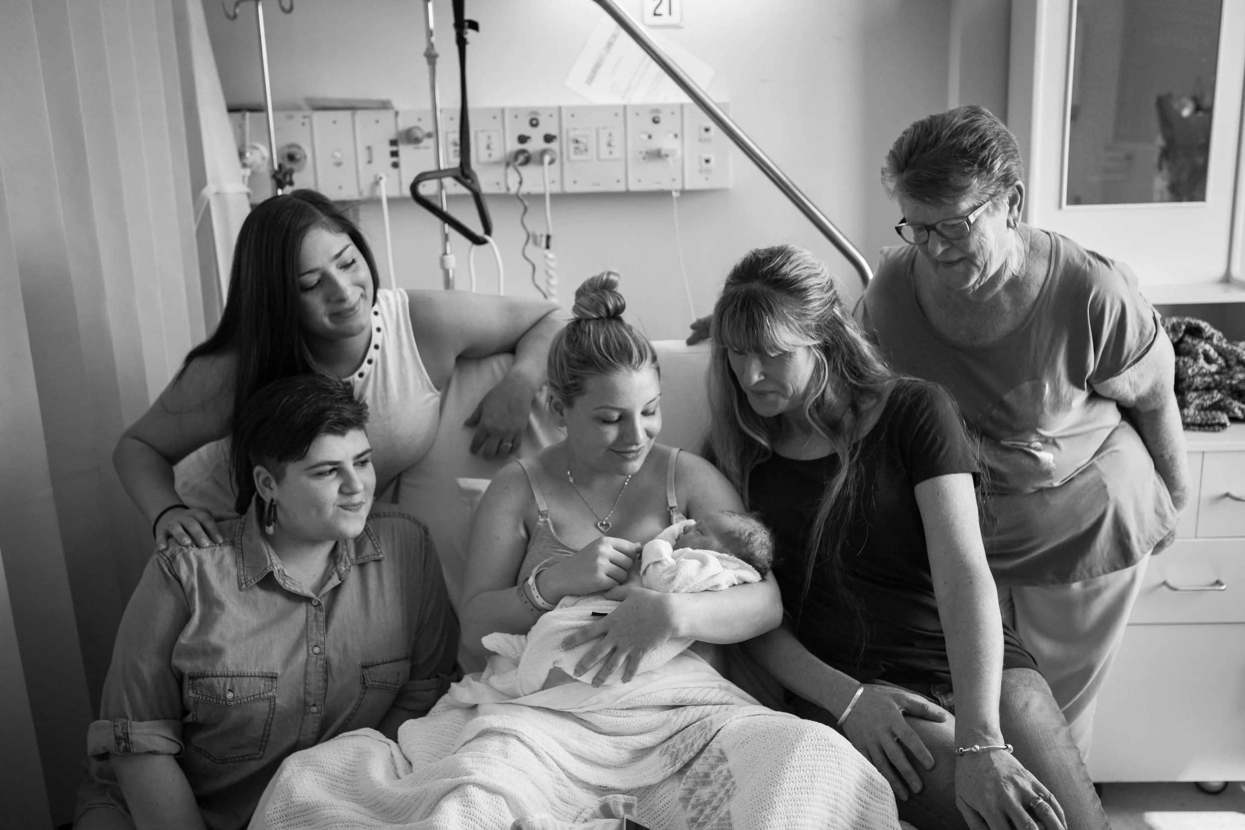 THEFIRSTHELLO - birth photography-4414.jpg