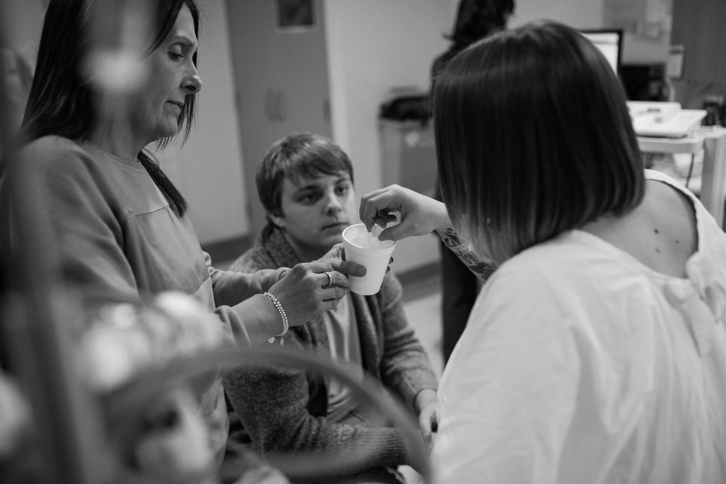 THEFIRSTHELLO - birth photography-31.jpg