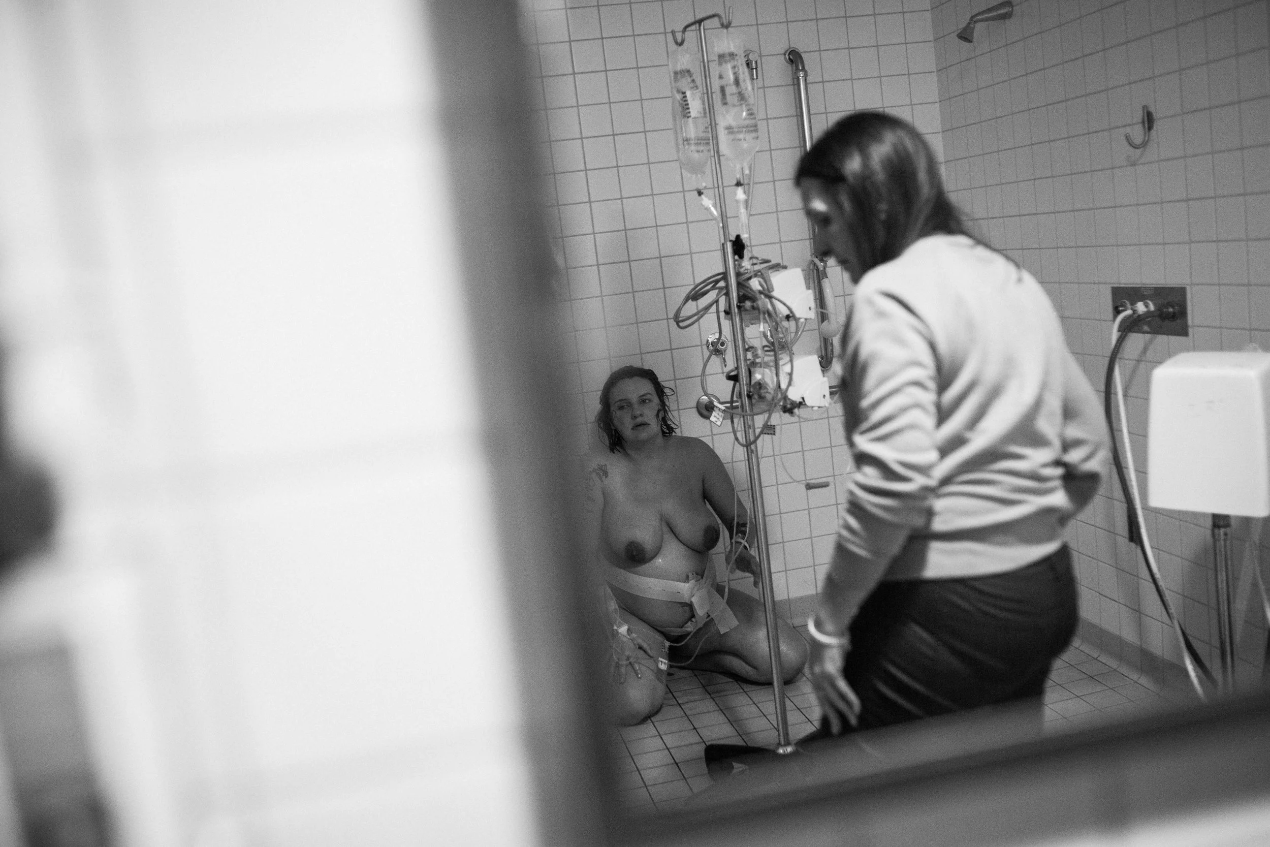 THEFIRSTHELLO - birth photography-63.jpg