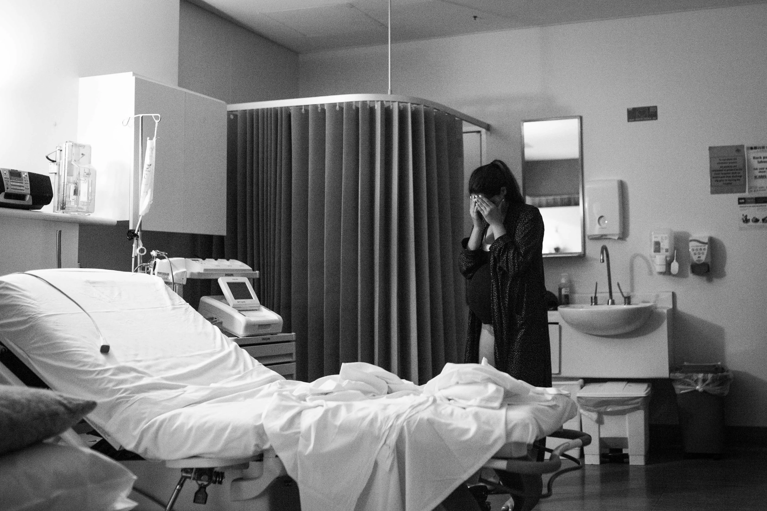 THEFIRSTHELLO - birth photography-41.jpg