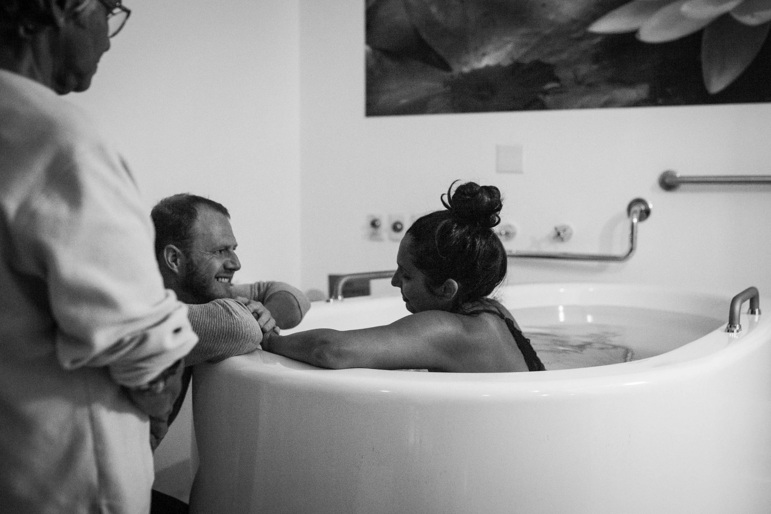 THEFIRSTHELLO - birth photography-2.jpg