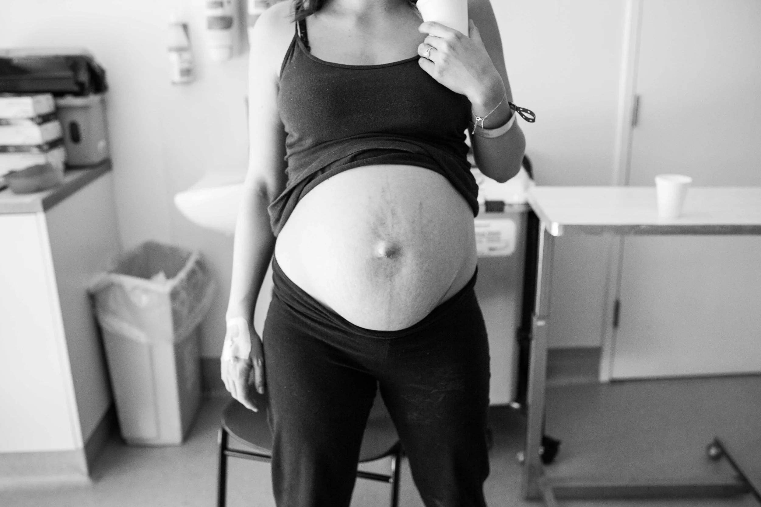 THEFIRSTHELLO - birth photography-15.jpg